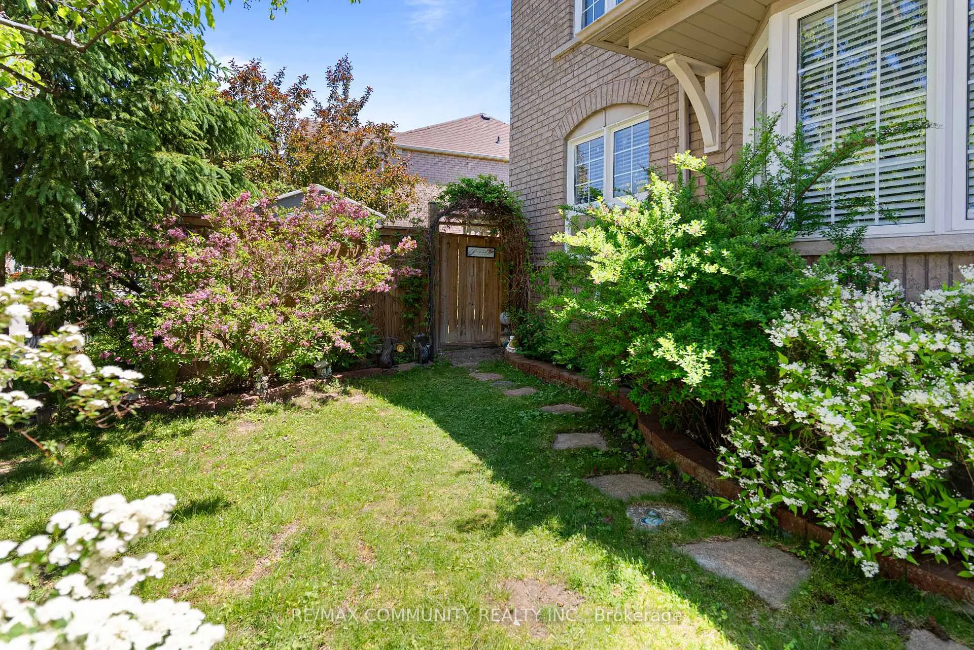 Photo 36 of 86 Armitage Crescent, Ajax, Northwest Ajax — HOMEH