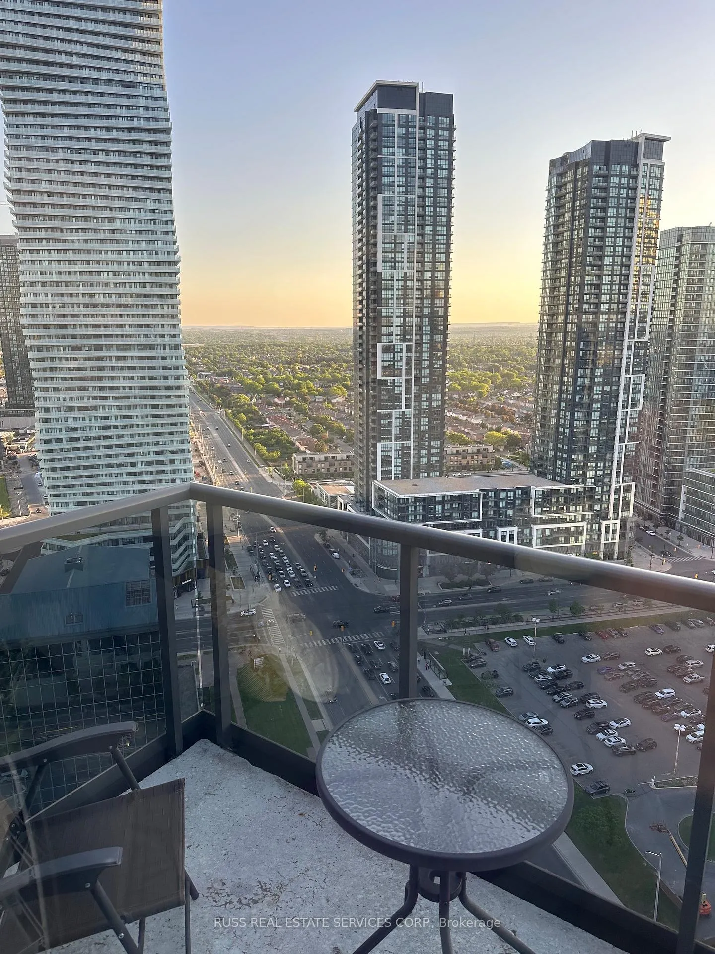 Front of Unit 3004, 330 Burnhamthorpe Road W