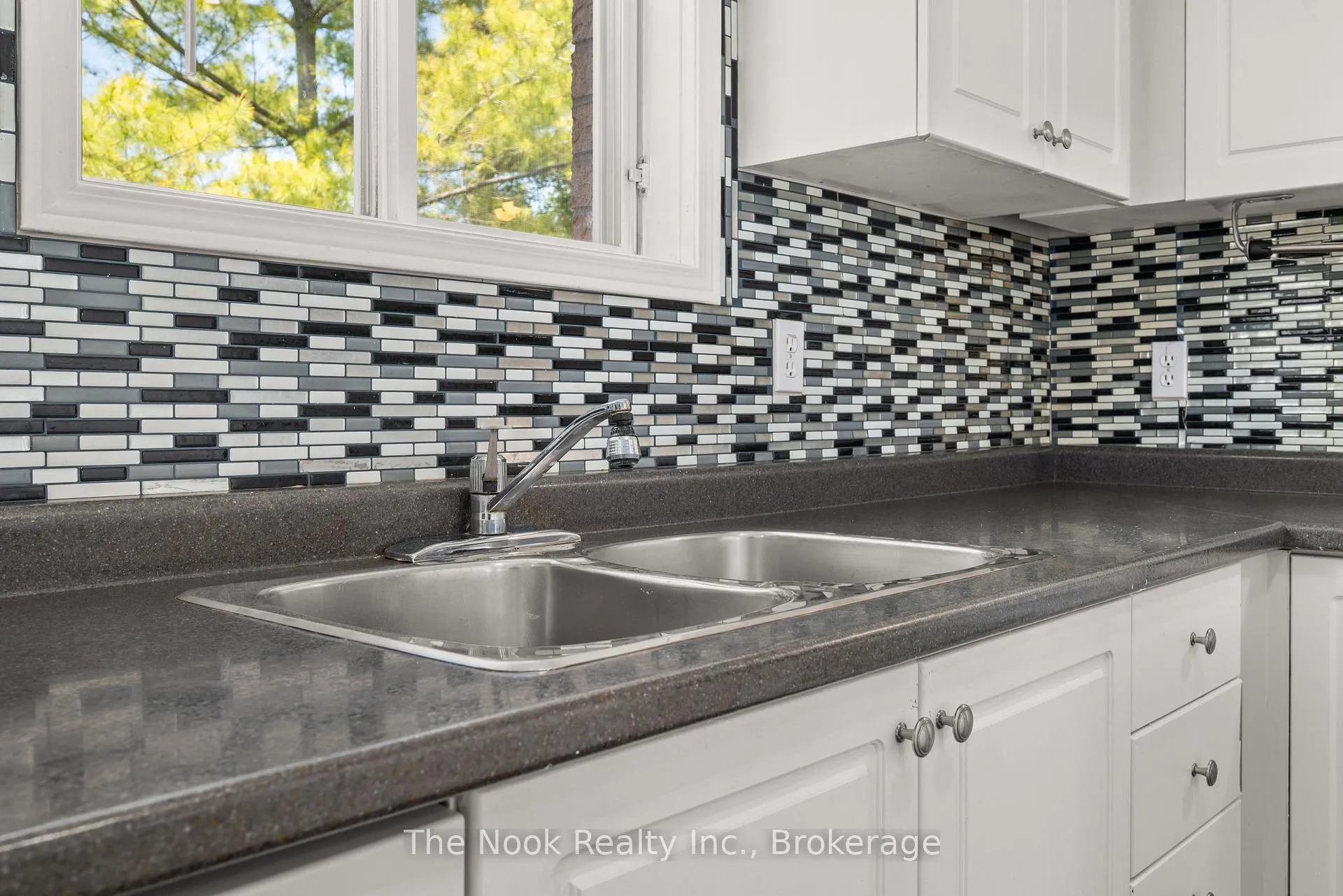 Photo 15 of 2678 Trulls Road S, Clarington, Courtice — HOMEH