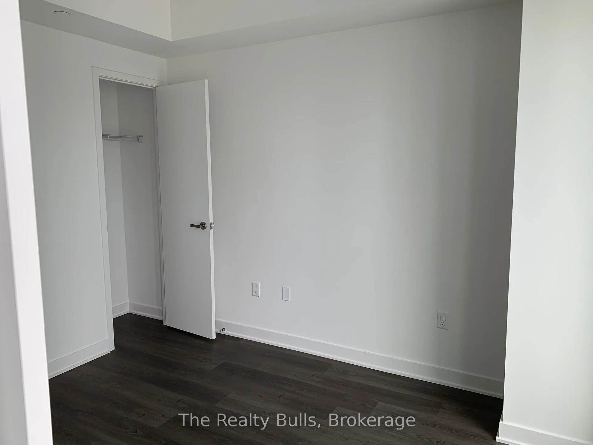 Photo 7 of Unit 1610, 3900 Conferderation Parkway, Mississauga, City Centre — HOMEH
