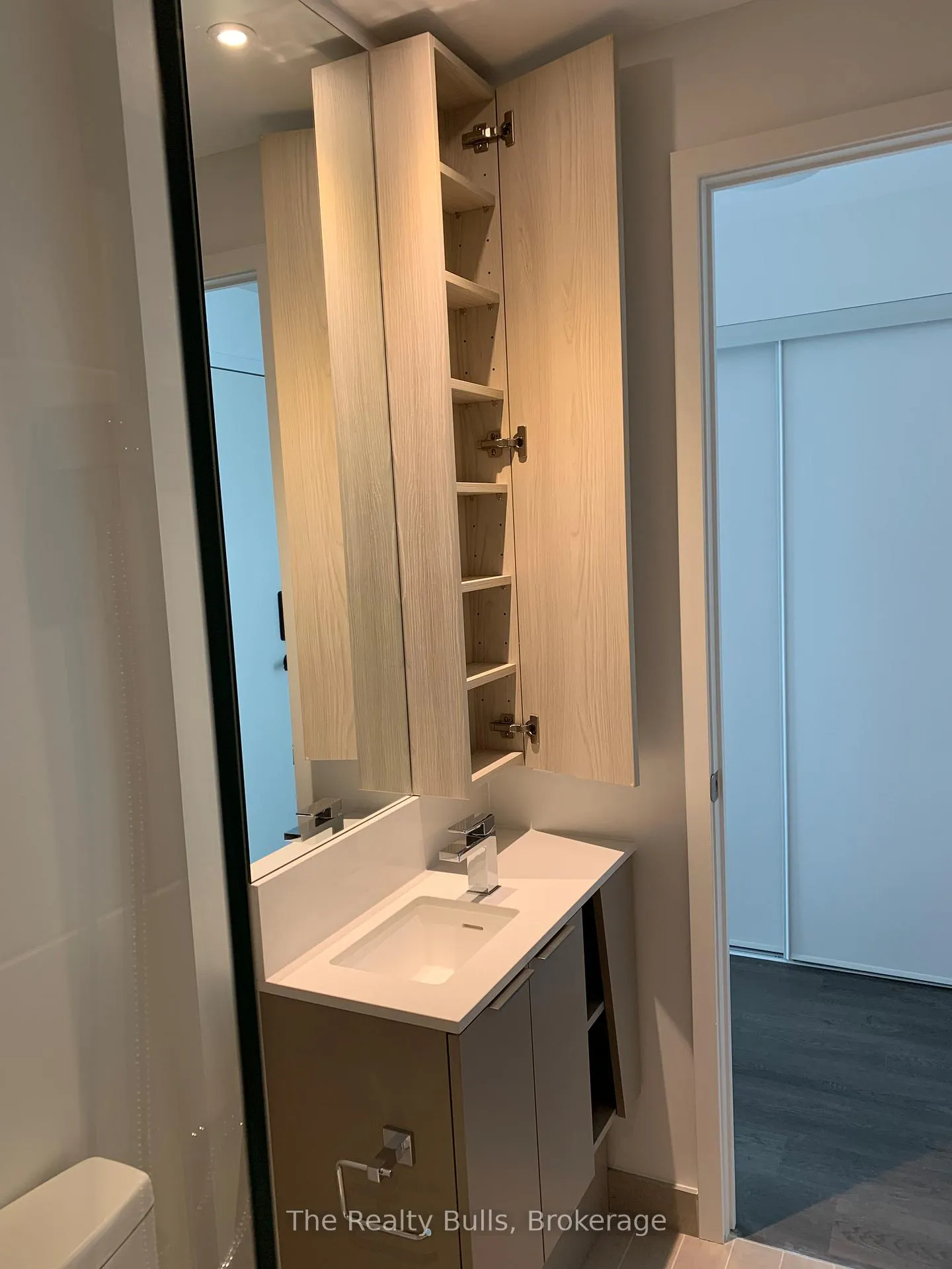 Photo 9 of Unit 1610, 3900 Conferderation Parkway, Mississauga, City Centre — HOMEH