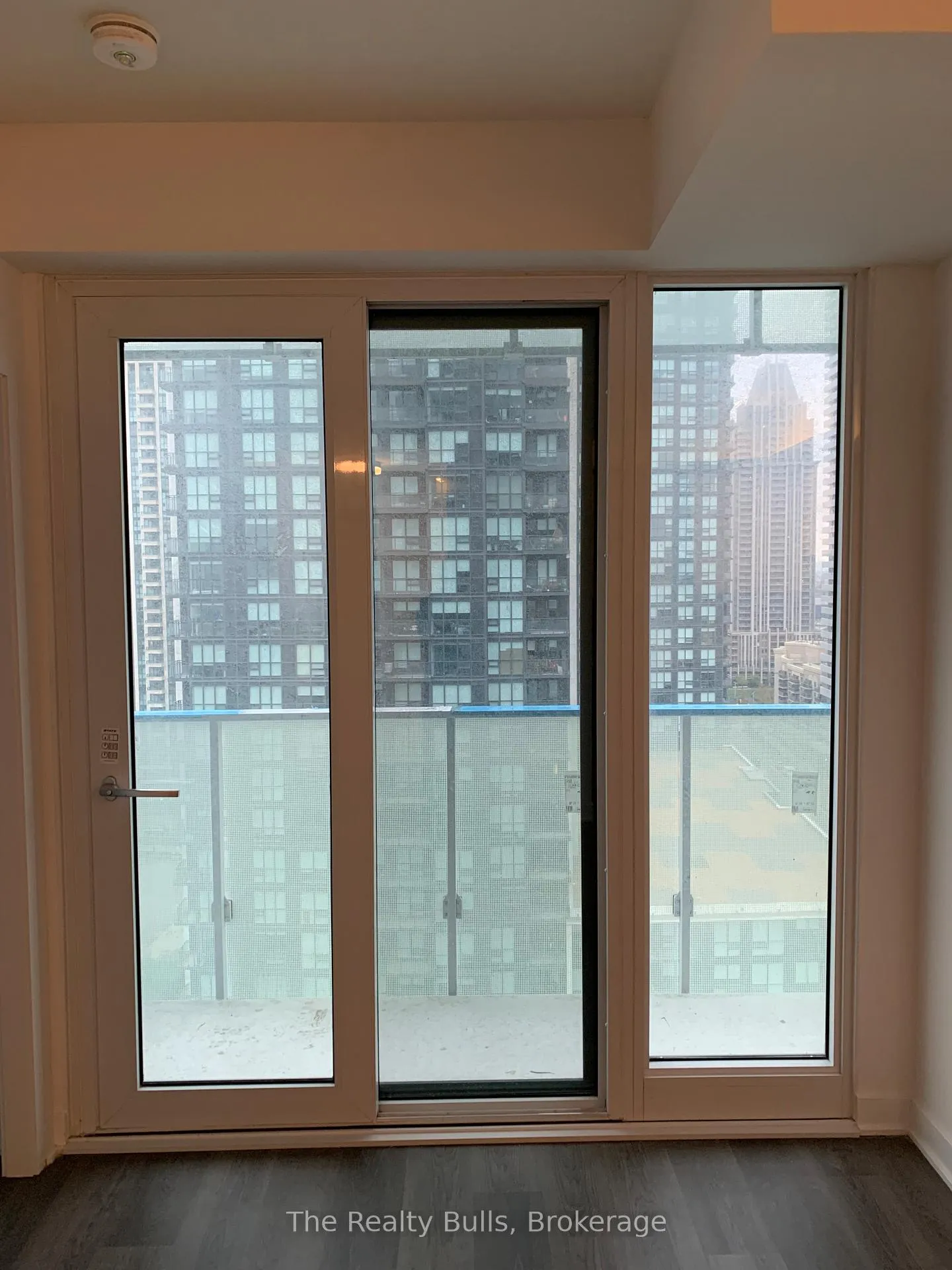 Photo 12 of Unit 1610, 3900 Conferderation Parkway, Mississauga, City Centre — HOMEH