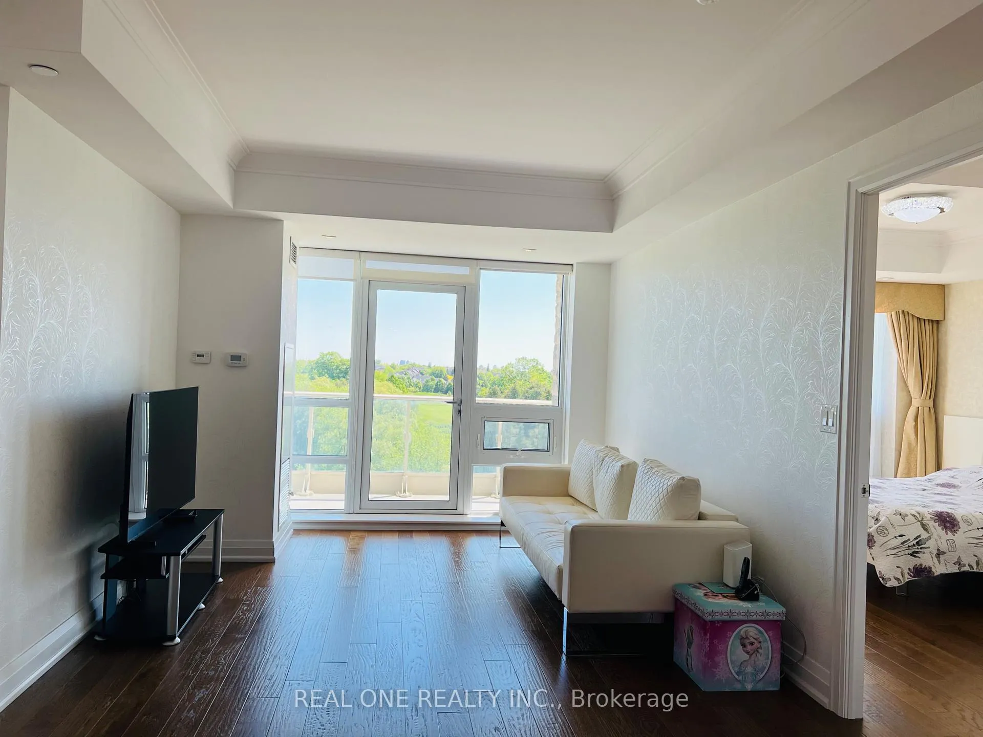 Photo 6 of Unit 612, 15 Stollery Pond Crescent, Markham, Angus Glen — HOMEH