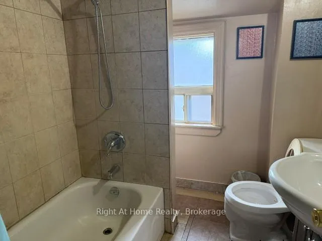 Photo 6 of 238 Albert Street, Oshawa, Central — HOMEH