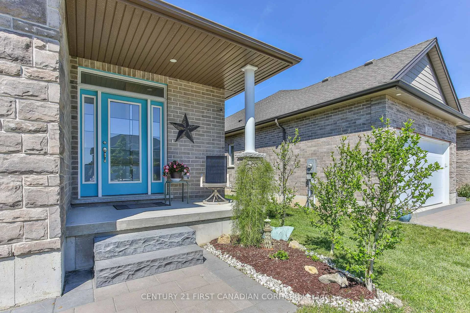 Photo 3 of 283 Boyd Boulevard, Zorra, Thamesford — HOMEH