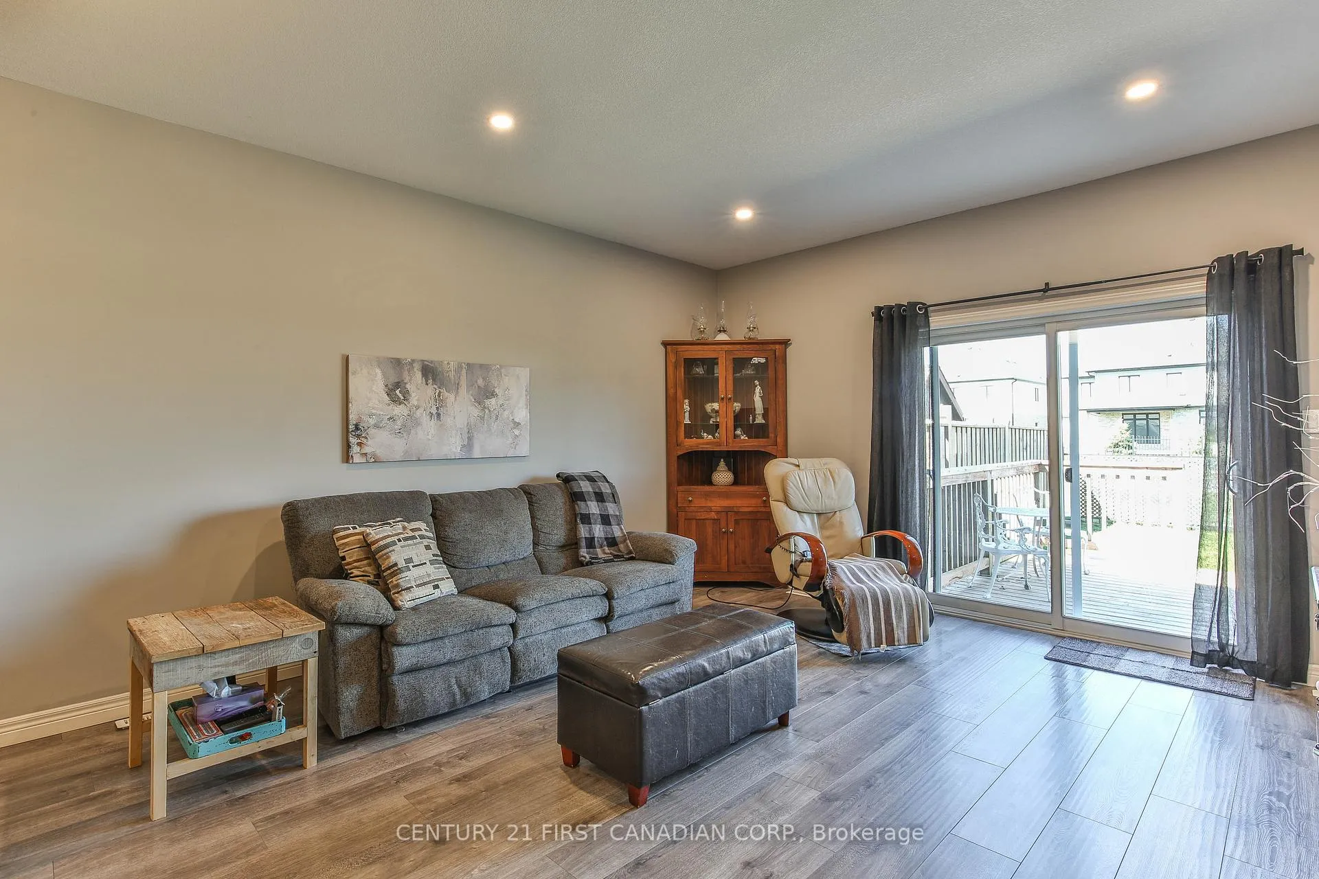 Photo 13 of 283 Boyd Boulevard, Zorra, Thamesford — HOMEH