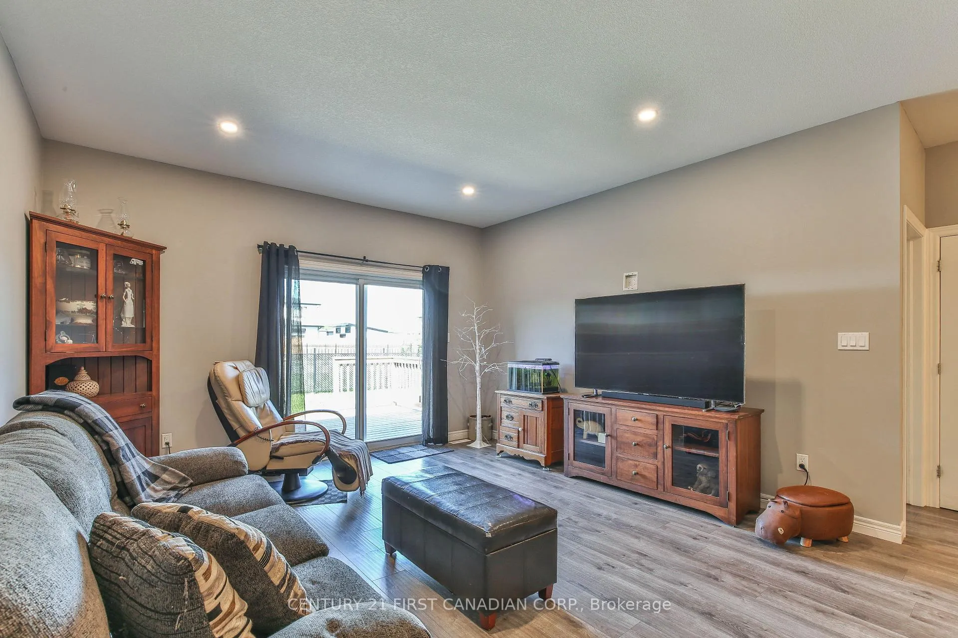 Photo 14 of 283 Boyd Boulevard, Zorra, Thamesford — HOMEH