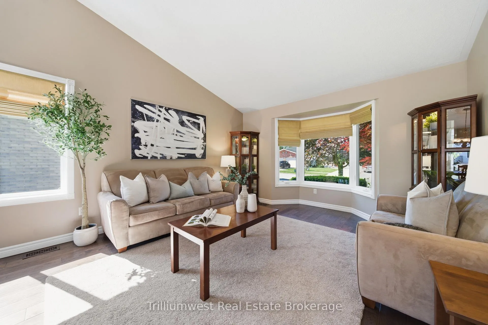 Photo 5 of 767 Scott Street W, North Perth, Listowel — HOMEH