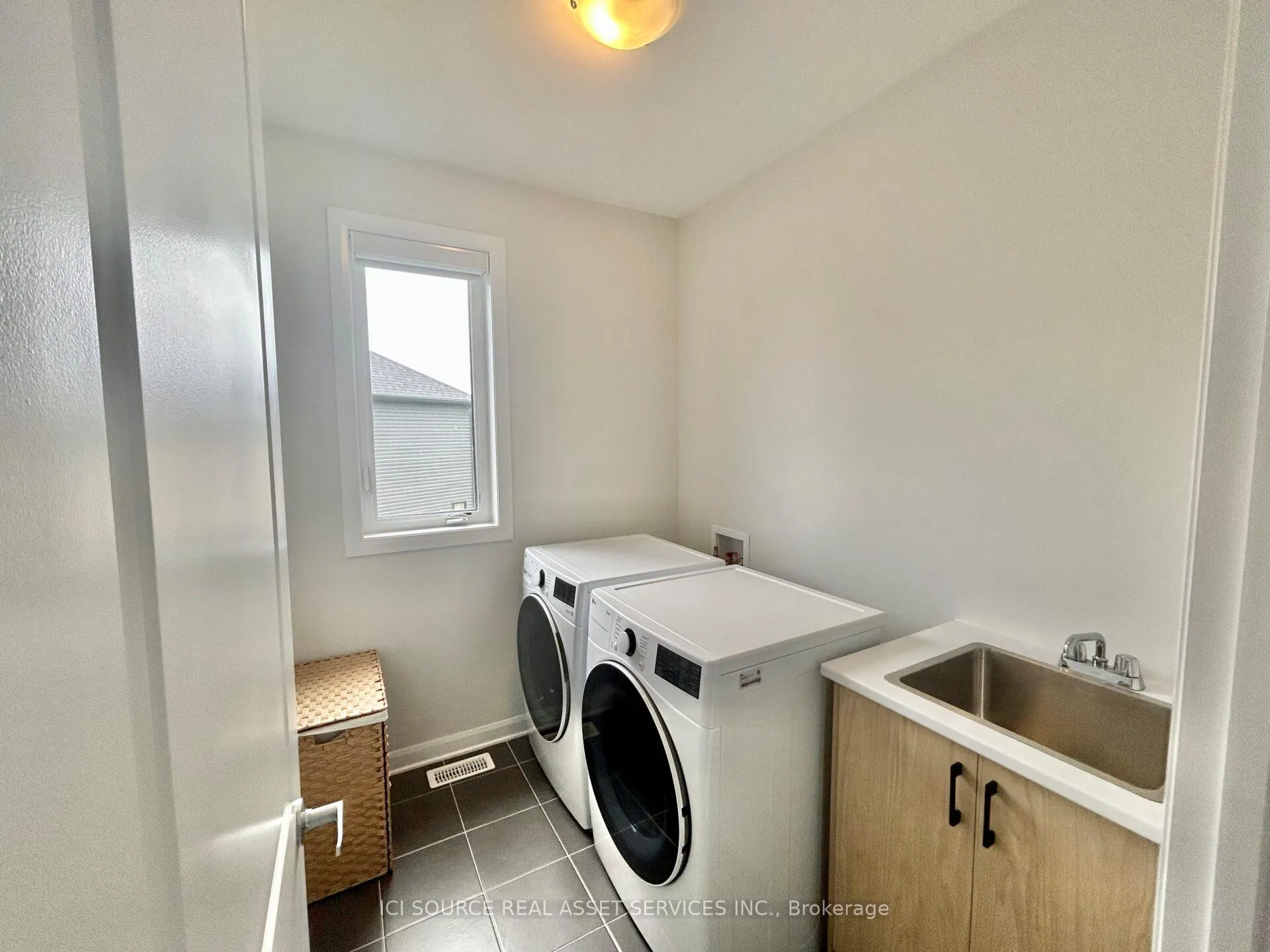 Photo 32 of 128 D'arleux Place, Ottawa, Mahogany Community — HOMEH