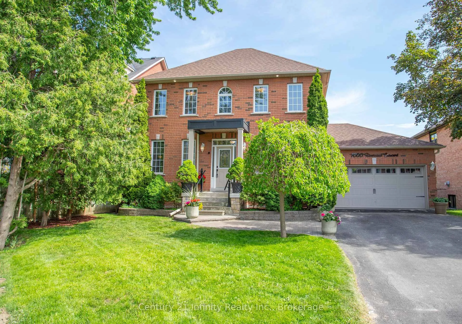 Photo 5 of 1000 Riverview Crescent, Pickering, Rougemount — HOMEH