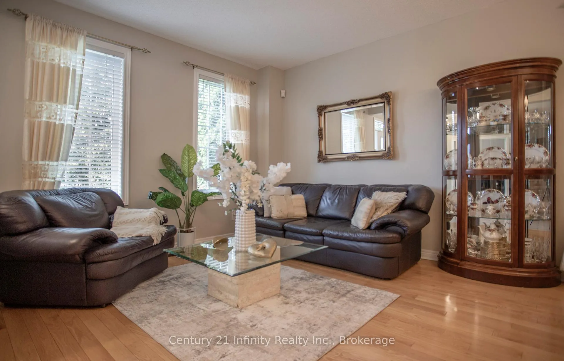 Photo 8 of 1000 Riverview Crescent, Pickering, Rougemount — HOMEH