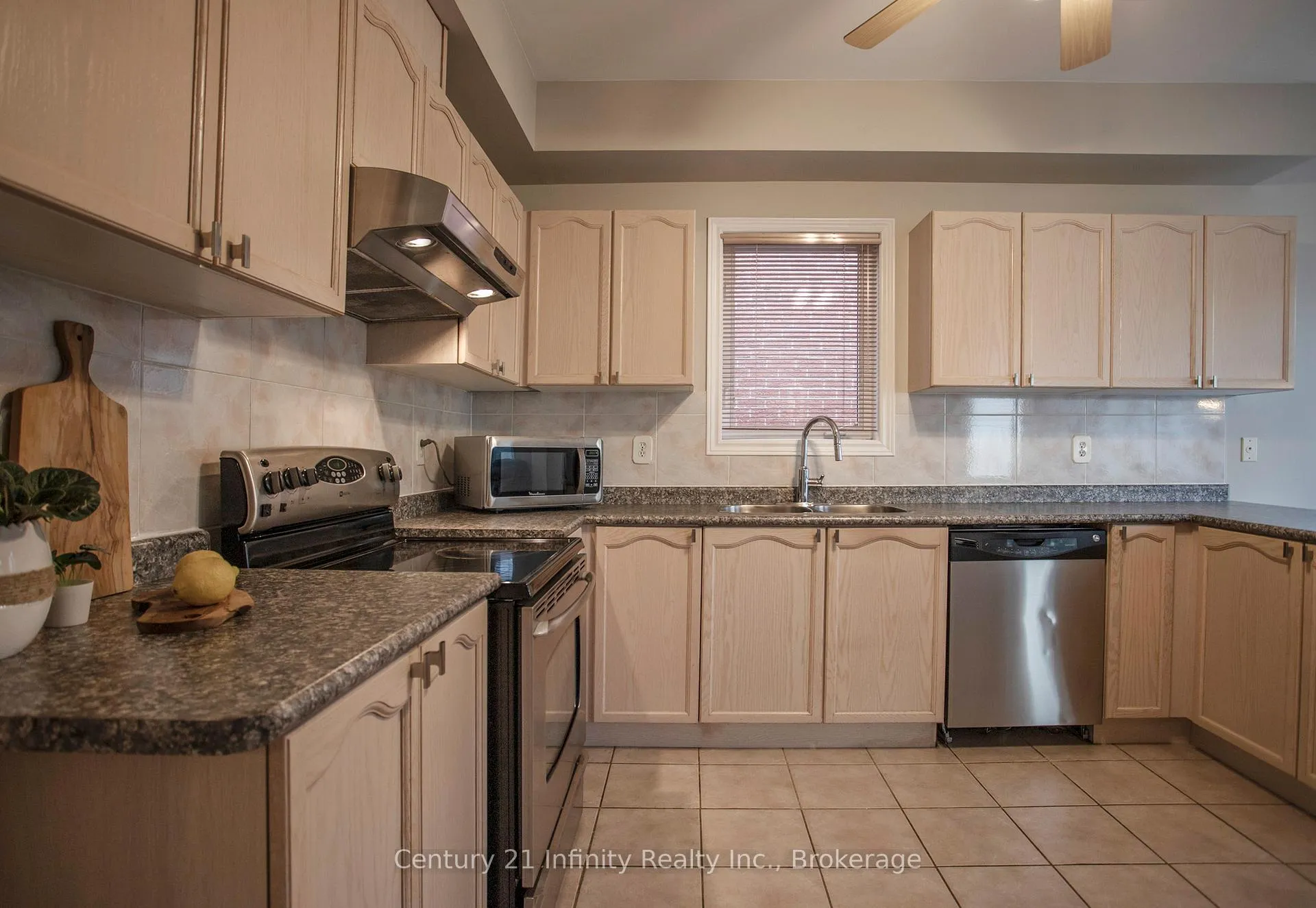 Photo 24 of 1000 Riverview Crescent, Pickering, Rougemount — HOMEH