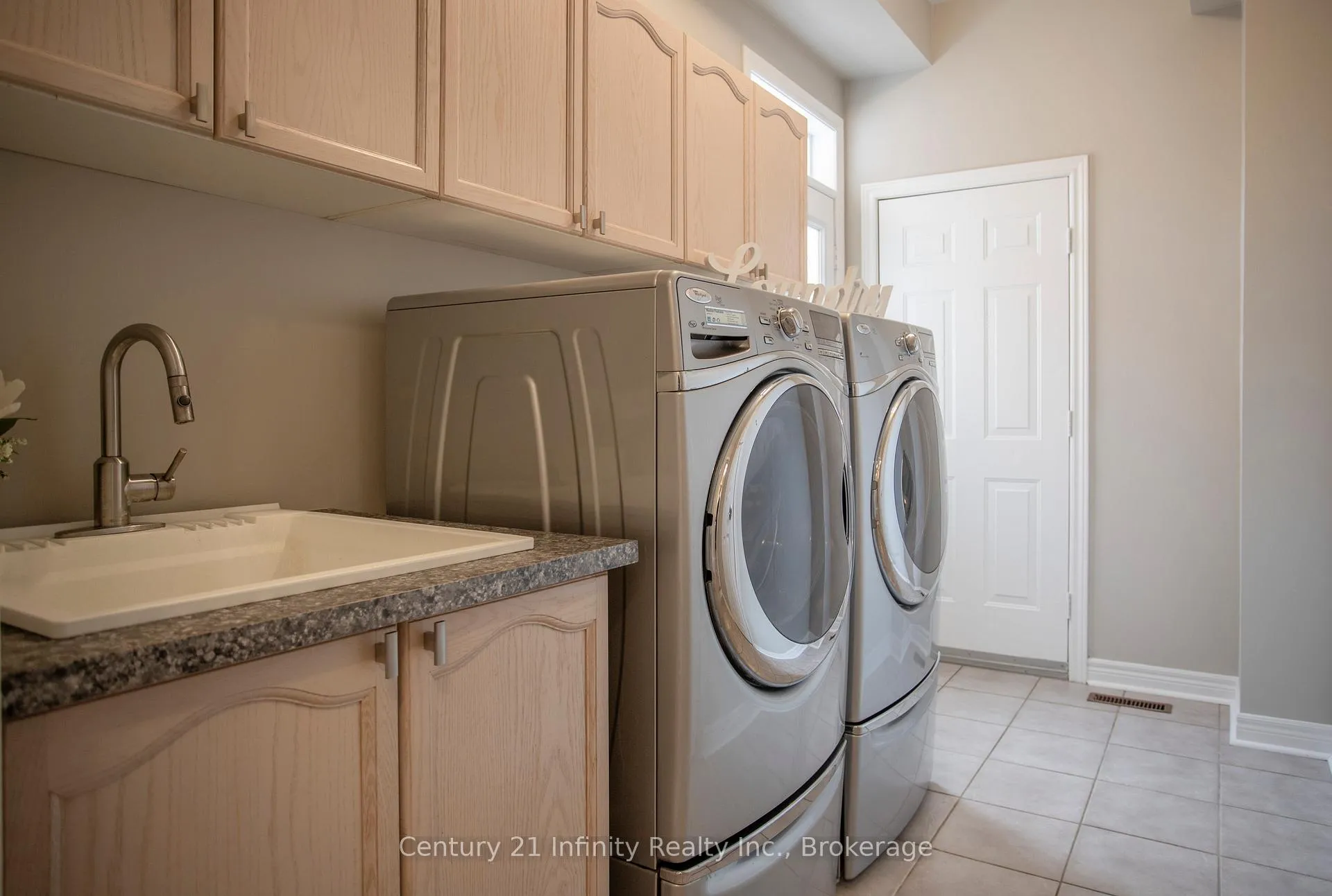 Photo 26 of 1000 Riverview Crescent, Pickering, Rougemount — HOMEH