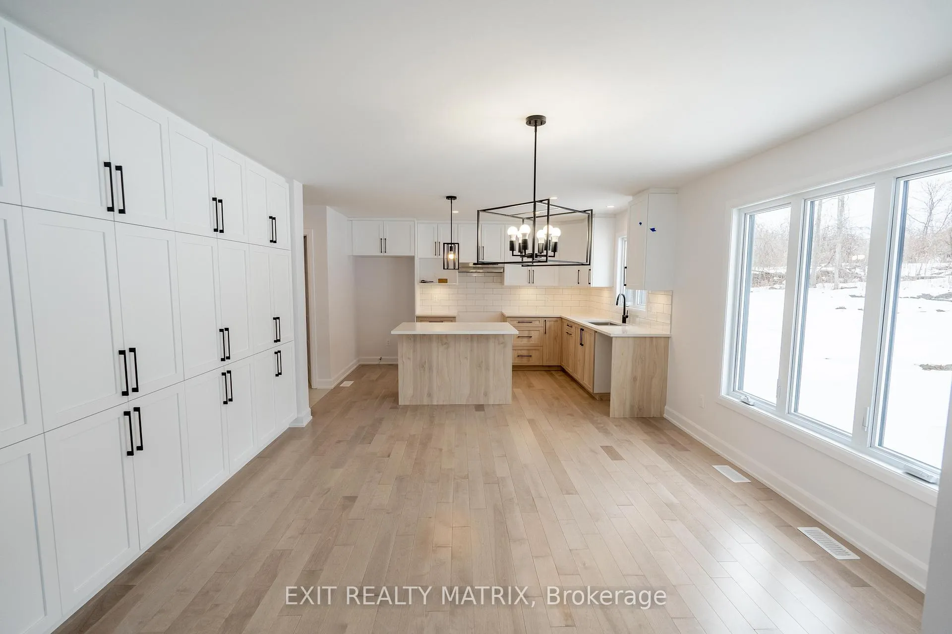 Photo 3 of 1408 Caroline Court, Cornwall — HOMEH