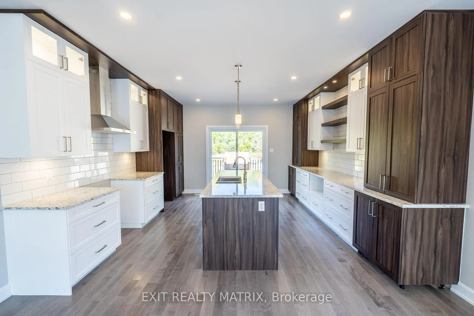 Photo 5 of 1412 Caroline Court, Cornwall — HOMEH