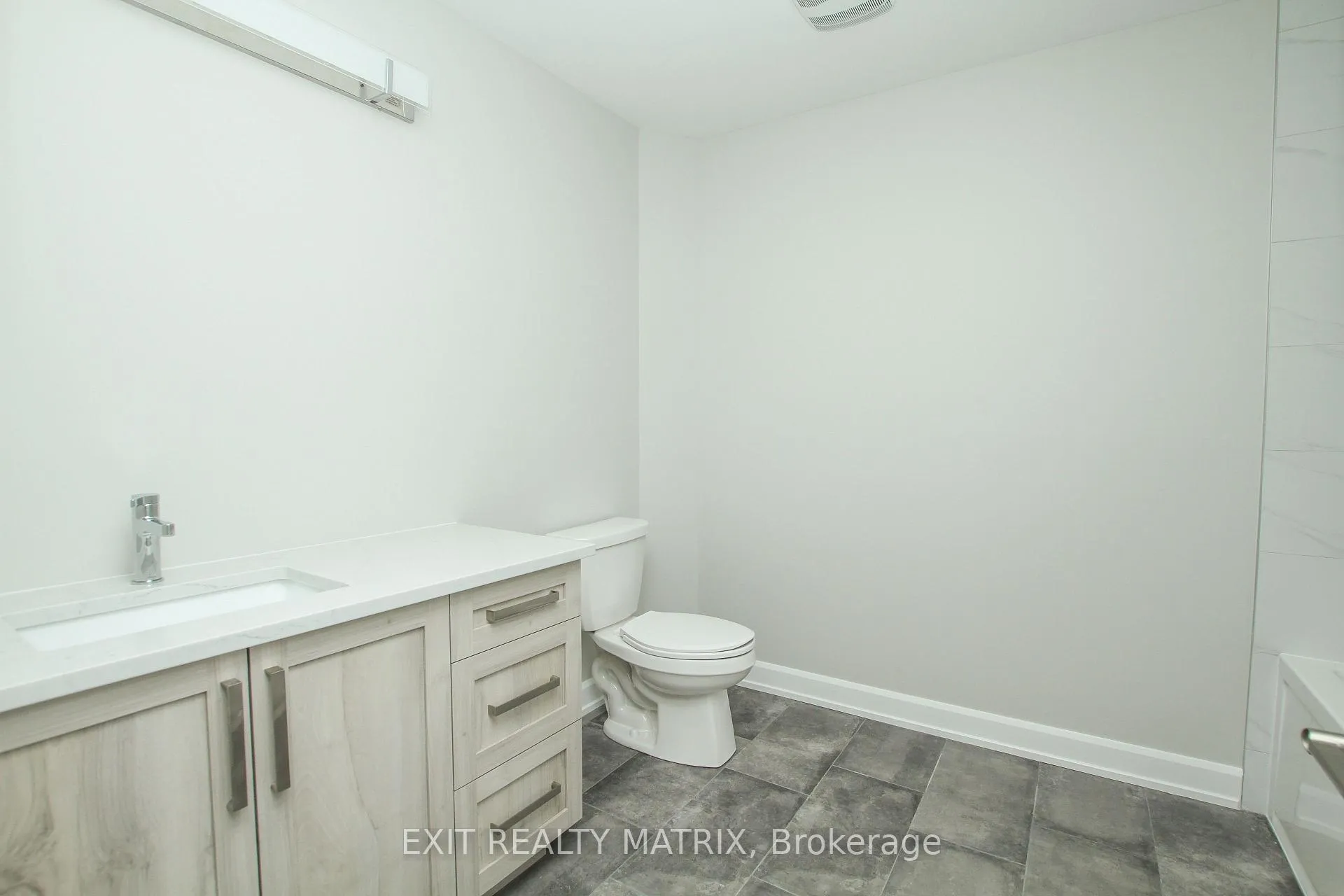 Photo 9 of 1412 Caroline Court, Cornwall — HOMEH