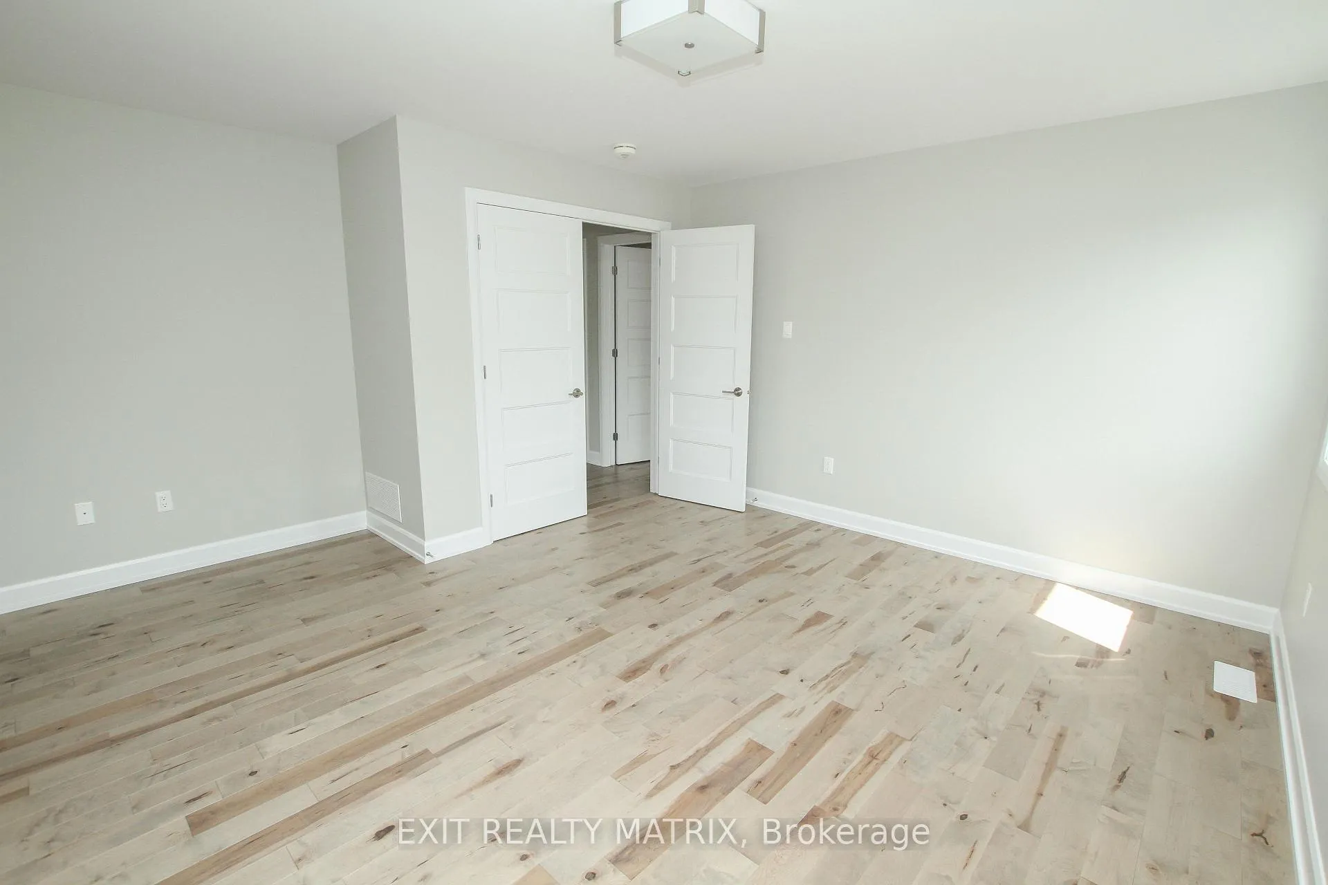 Photo 17 of 1412 Caroline Court, Cornwall — HOMEH