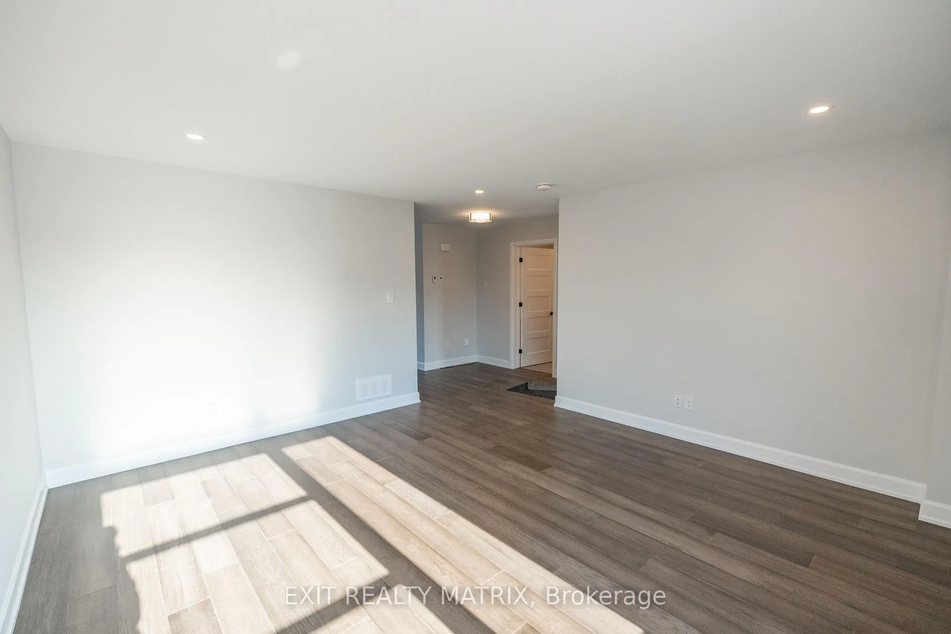Photo 5 of 1416 Caroline Court, Cornwall — HOMEH