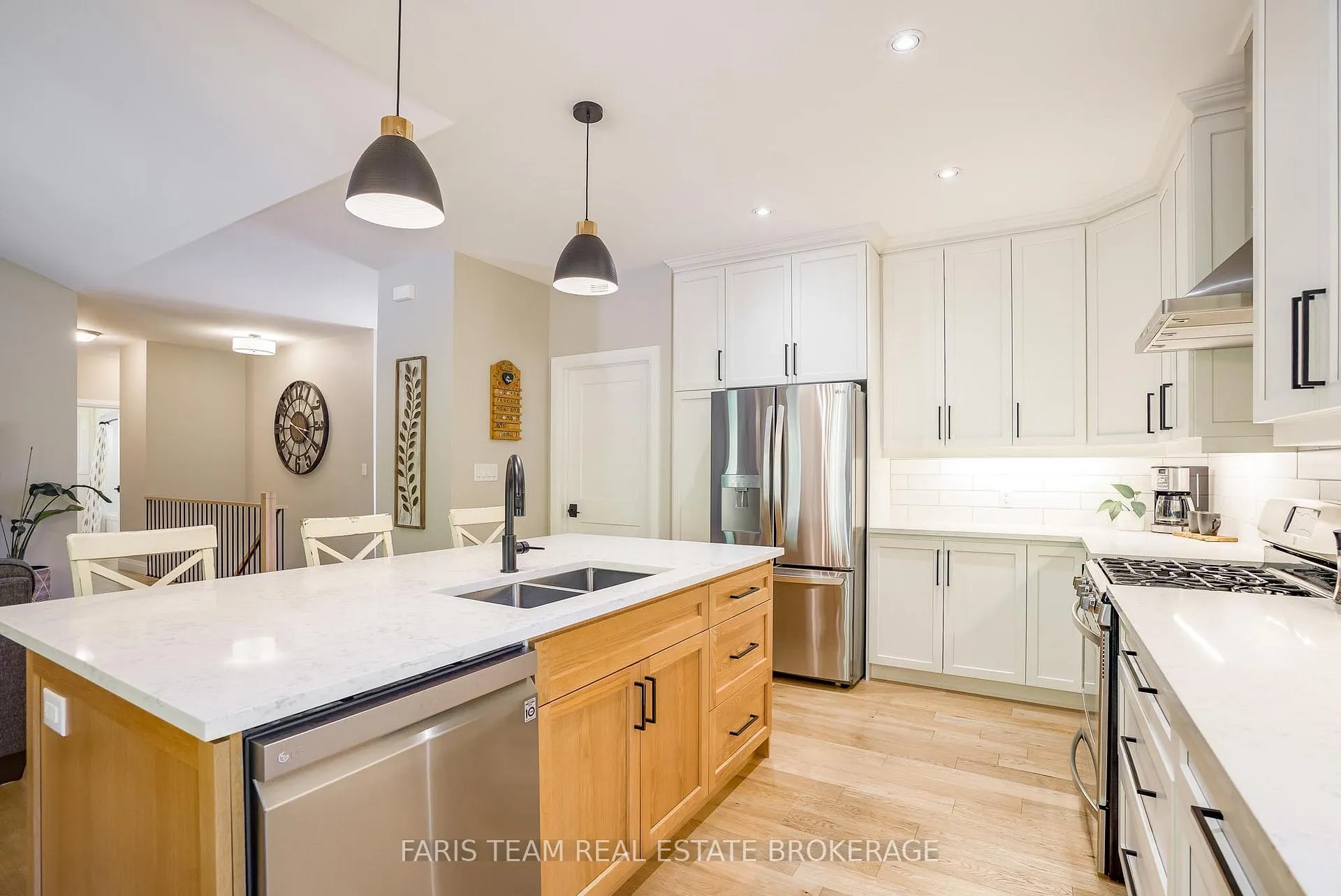 Photo 9 of 44 Bachly Avenue, Oro-Medonte, Moonstone — HOMEH