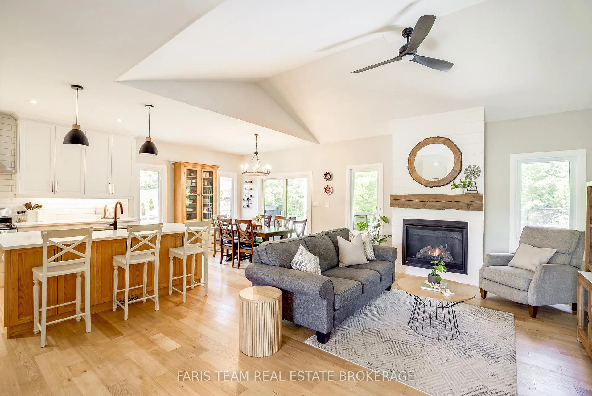 Photo 14 of 44 Bachly Avenue, Oro-Medonte, Moonstone — HOMEH