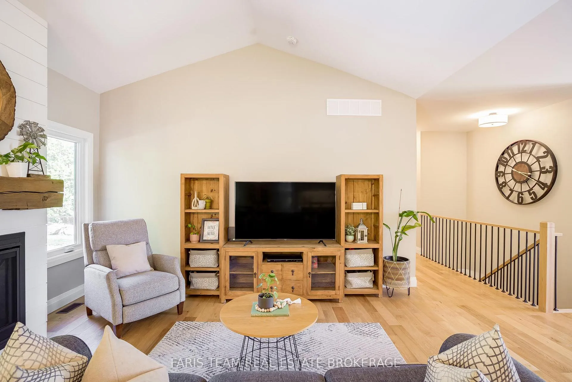 Photo 17 of 44 Bachly Avenue, Oro-Medonte, Moonstone — HOMEH