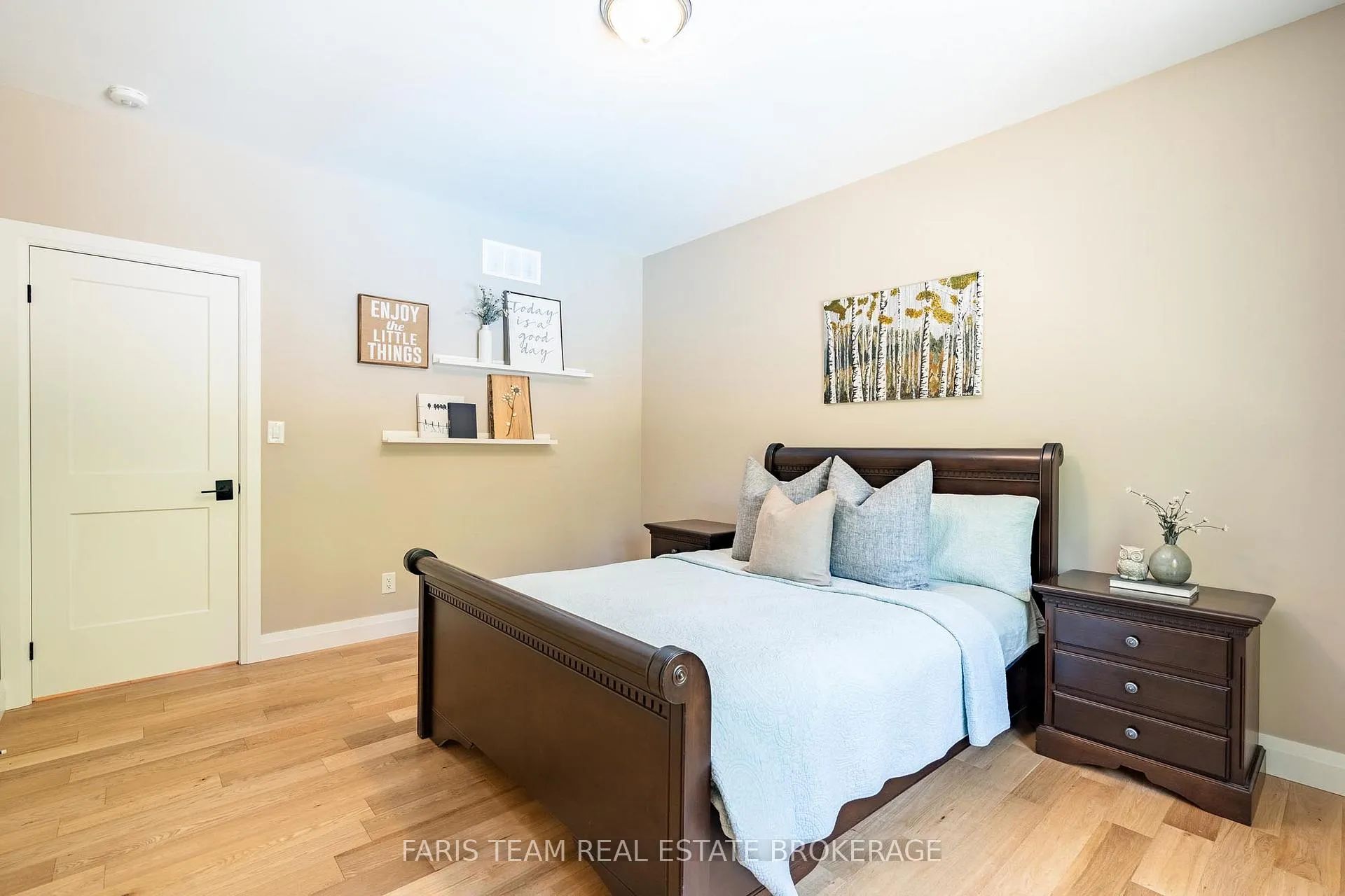 Photo 19 of 44 Bachly Avenue, Oro-Medonte, Moonstone — HOMEH
