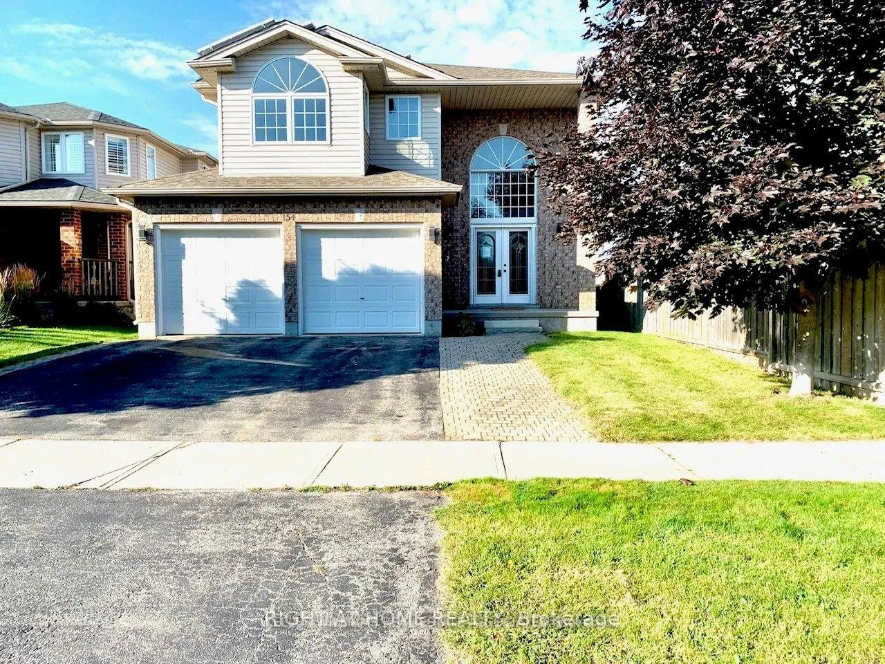 Front of Unit Upper, 154 Severn Drive