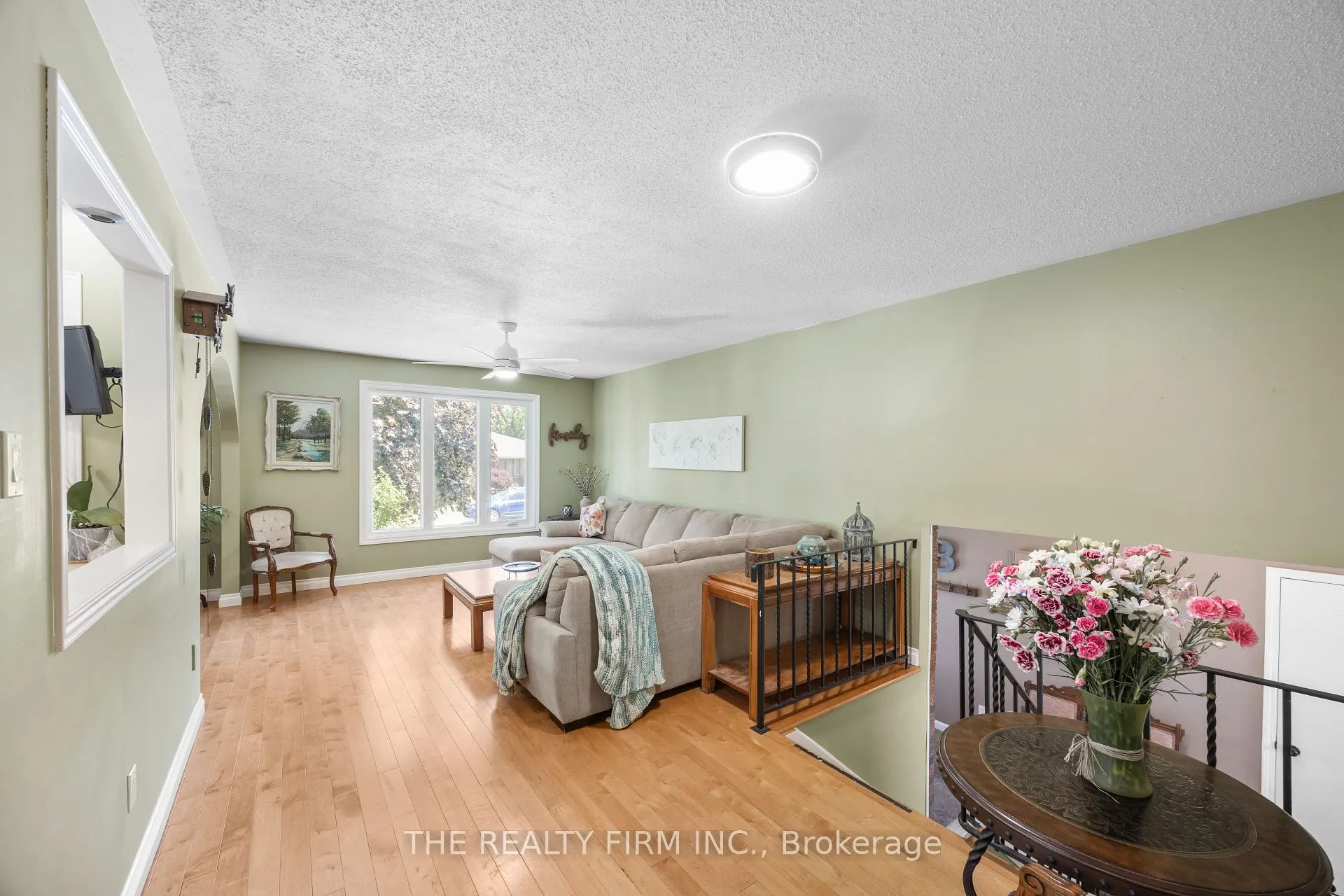 Photo 9 of 11 Brennan Drive, Strathroy-Caradoc, NW — HOMEH