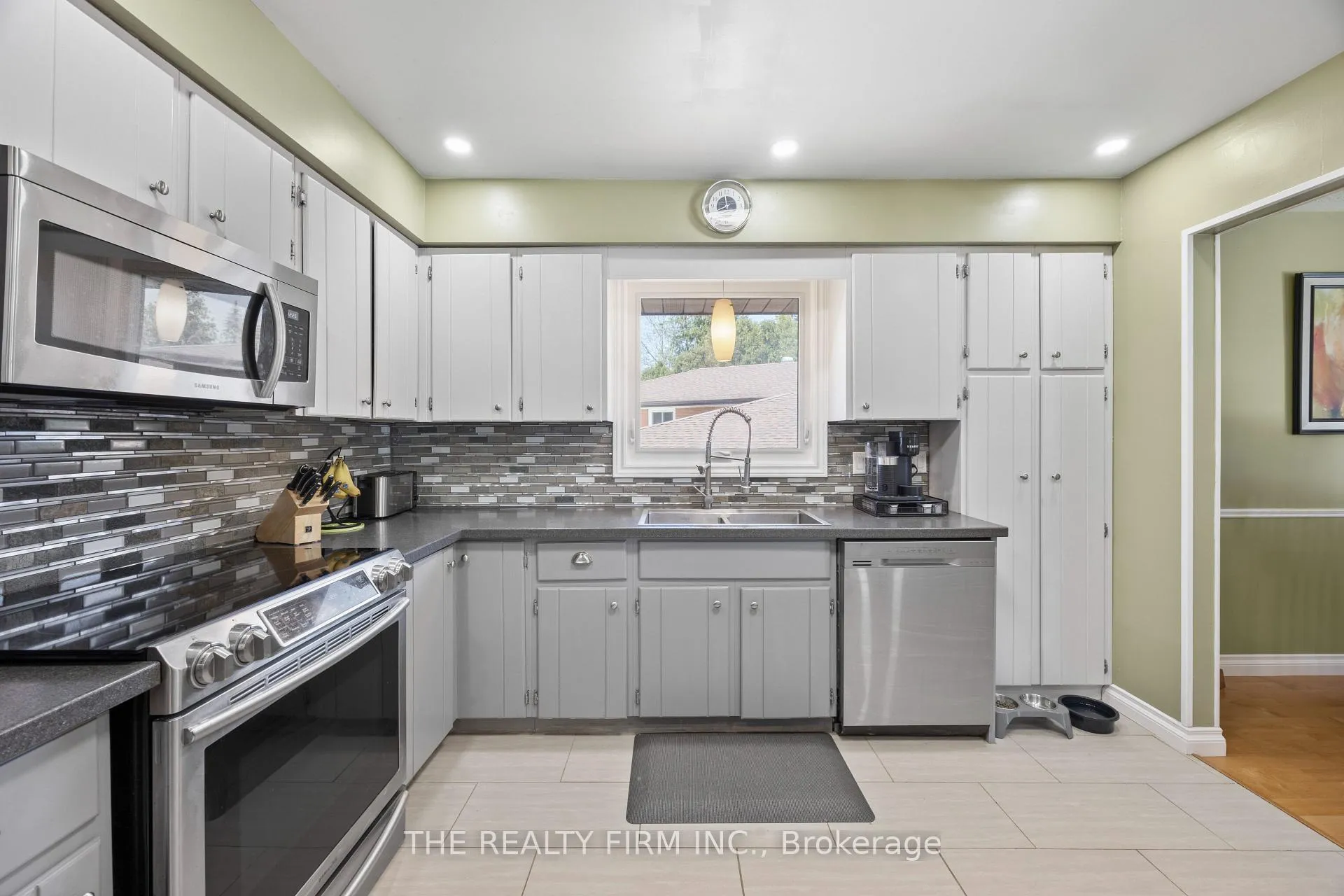 Photo 18 of 11 Brennan Drive, Strathroy-Caradoc, NW — HOMEH