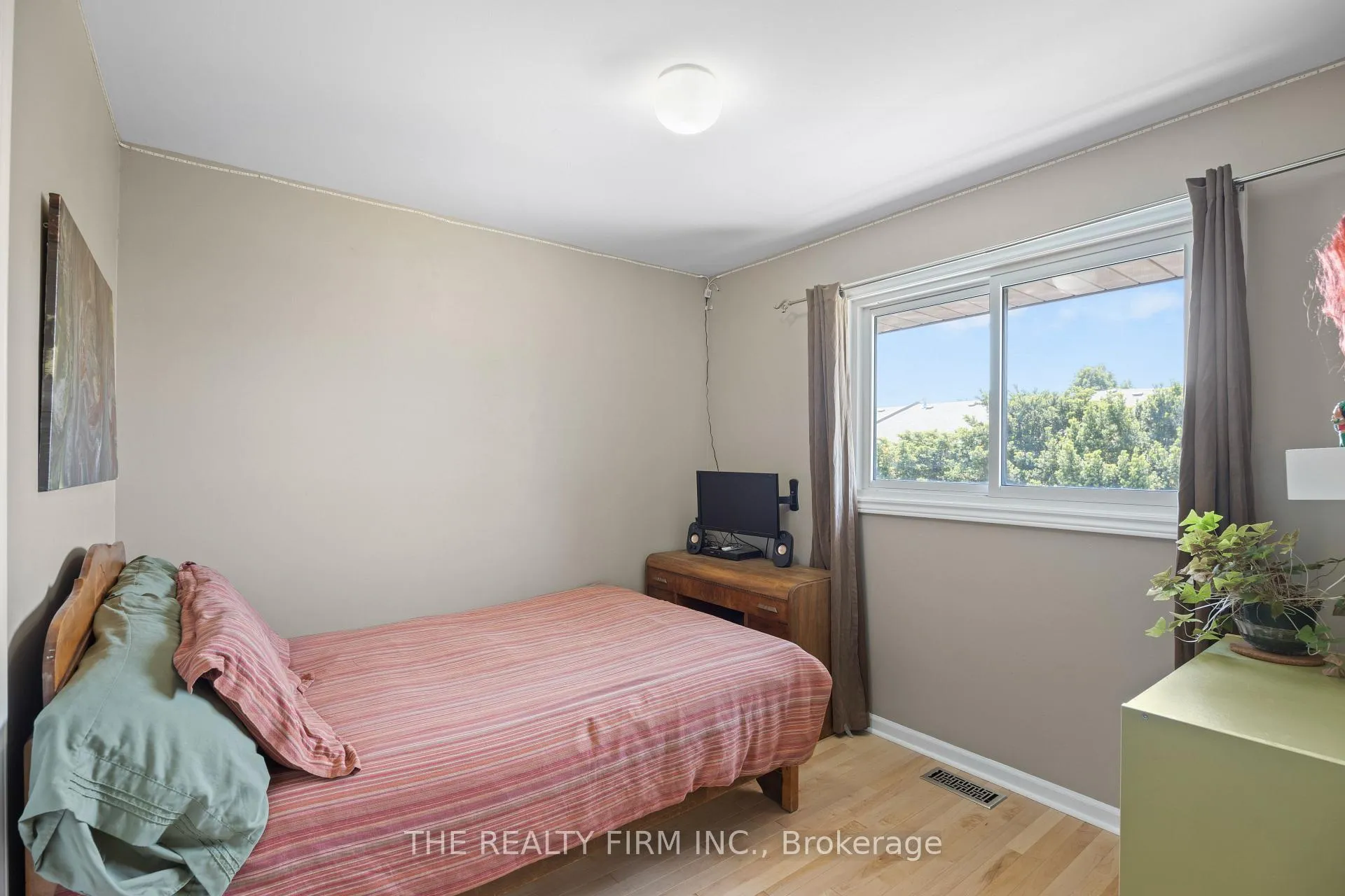 Photo 24 of 11 Brennan Drive, Strathroy-Caradoc, NW — HOMEH