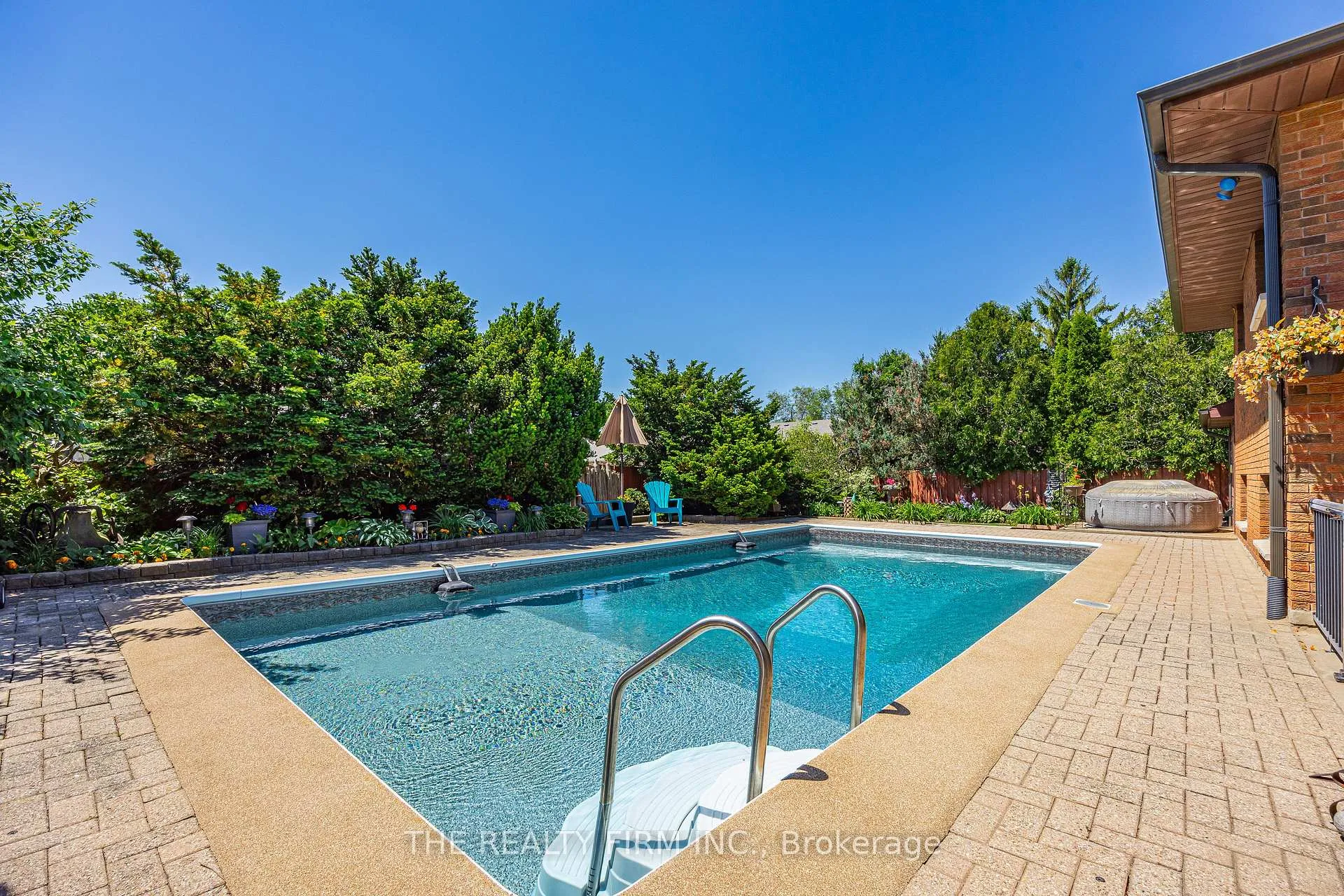 Photo 40 of 11 Brennan Drive, Strathroy-Caradoc, NW — HOMEH