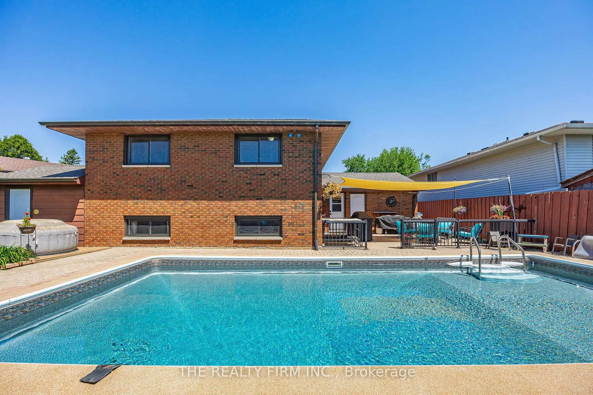 Photo 43 of 11 Brennan Drive, Strathroy-Caradoc, NW — HOMEH
