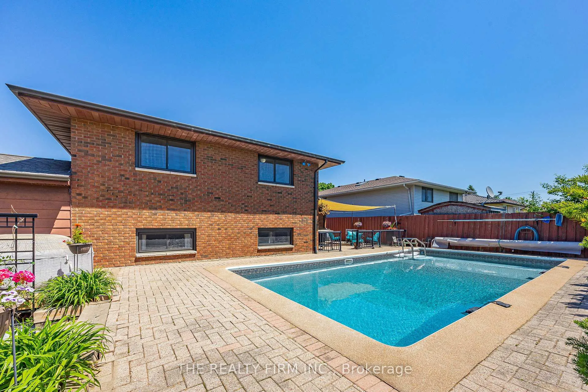 Photo 44 of 11 Brennan Drive, Strathroy-Caradoc, NW — HOMEH