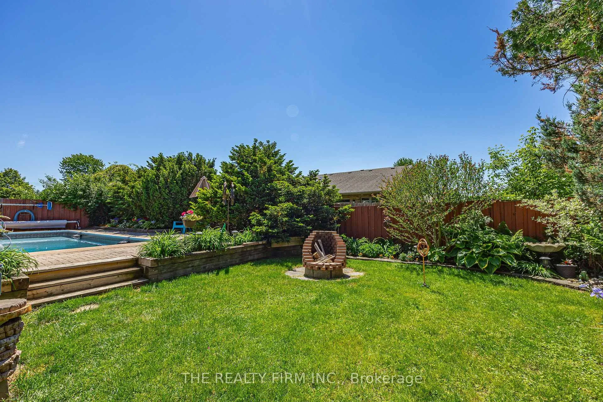 Photo 46 of 11 Brennan Drive, Strathroy-Caradoc, NW — HOMEH