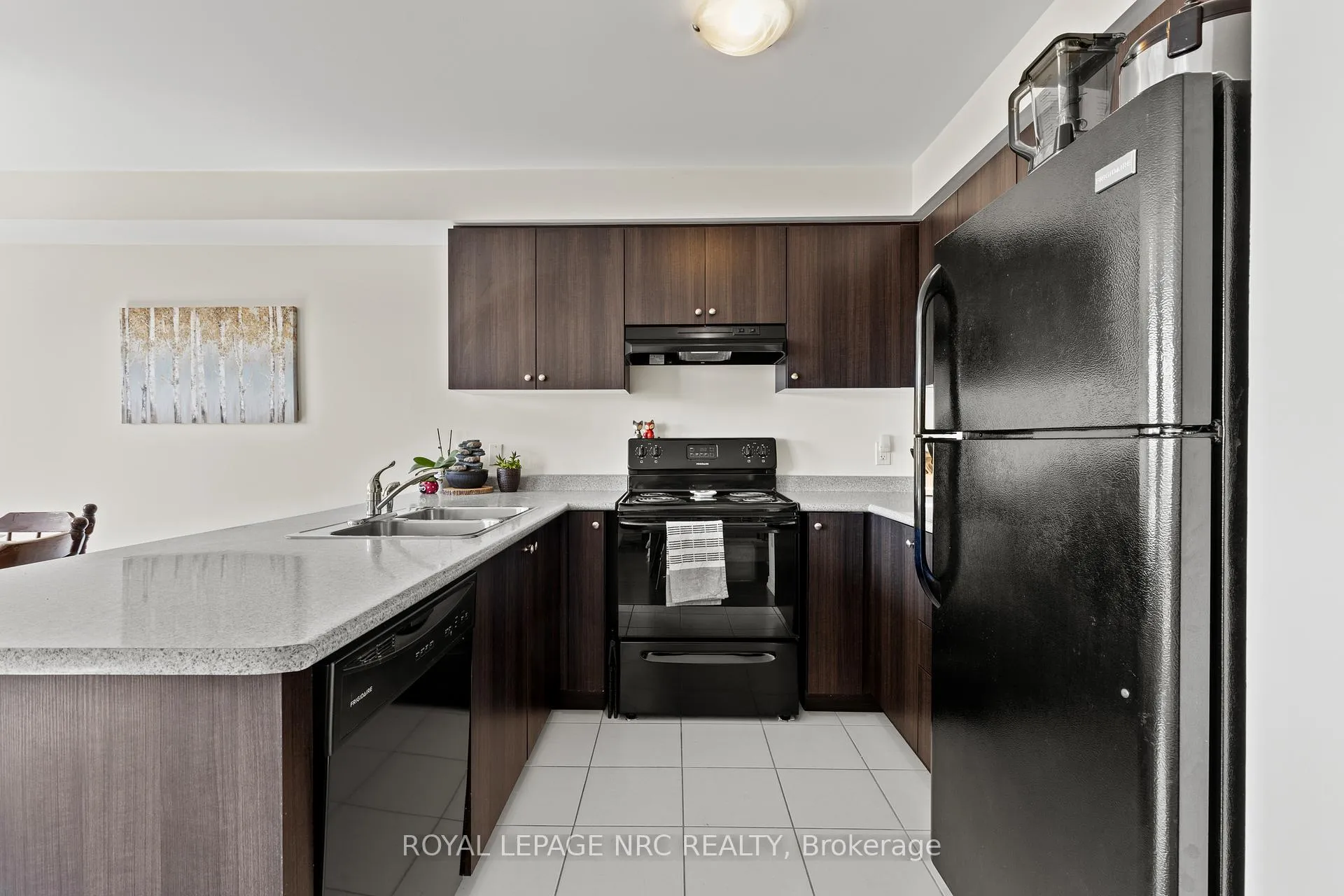 Photo 12 of 80 Sunset Way, Thorold, Rolling Meadows — HOMEH