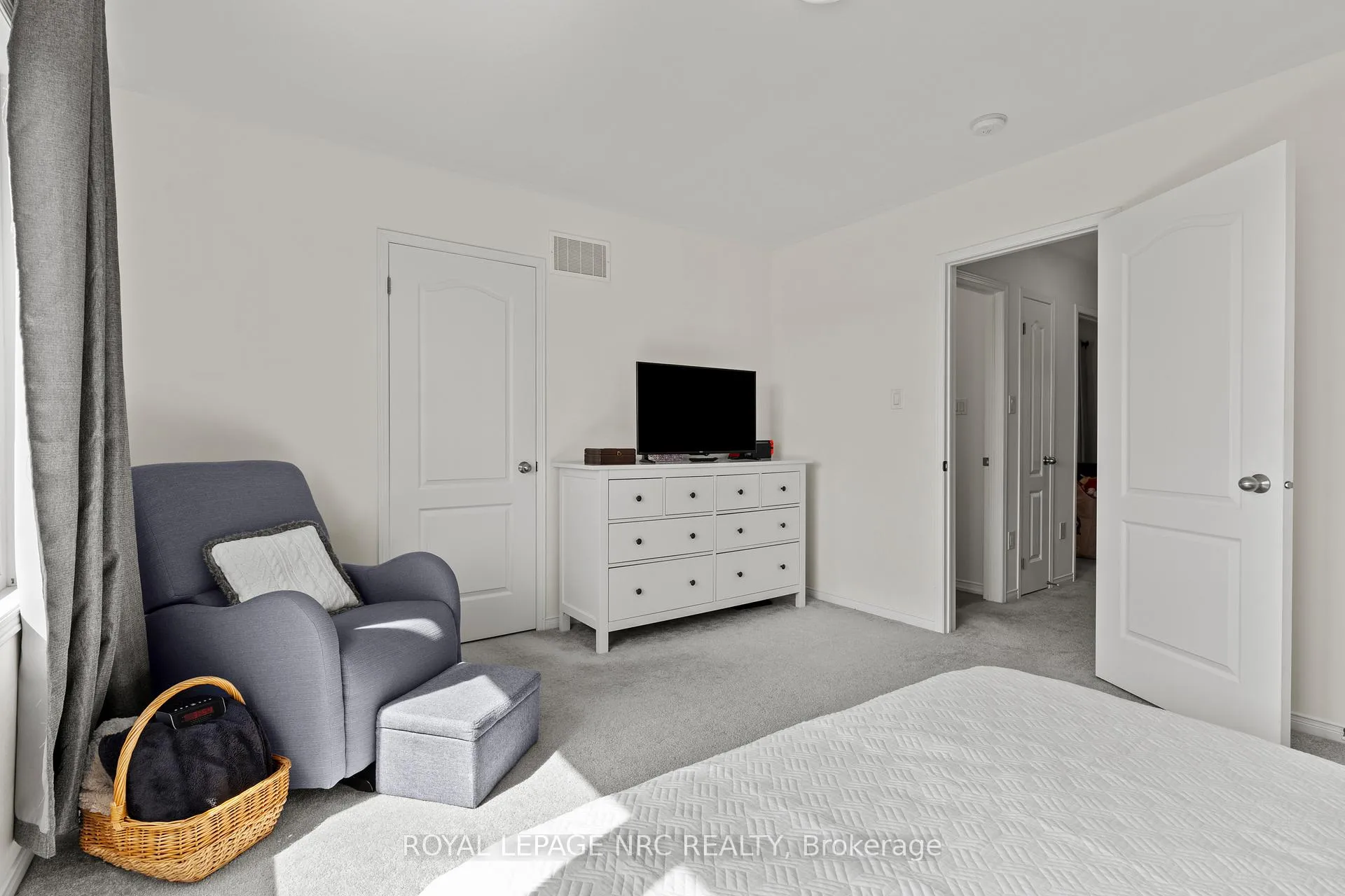 Photo 17 of 80 Sunset Way, Thorold, Rolling Meadows — HOMEH