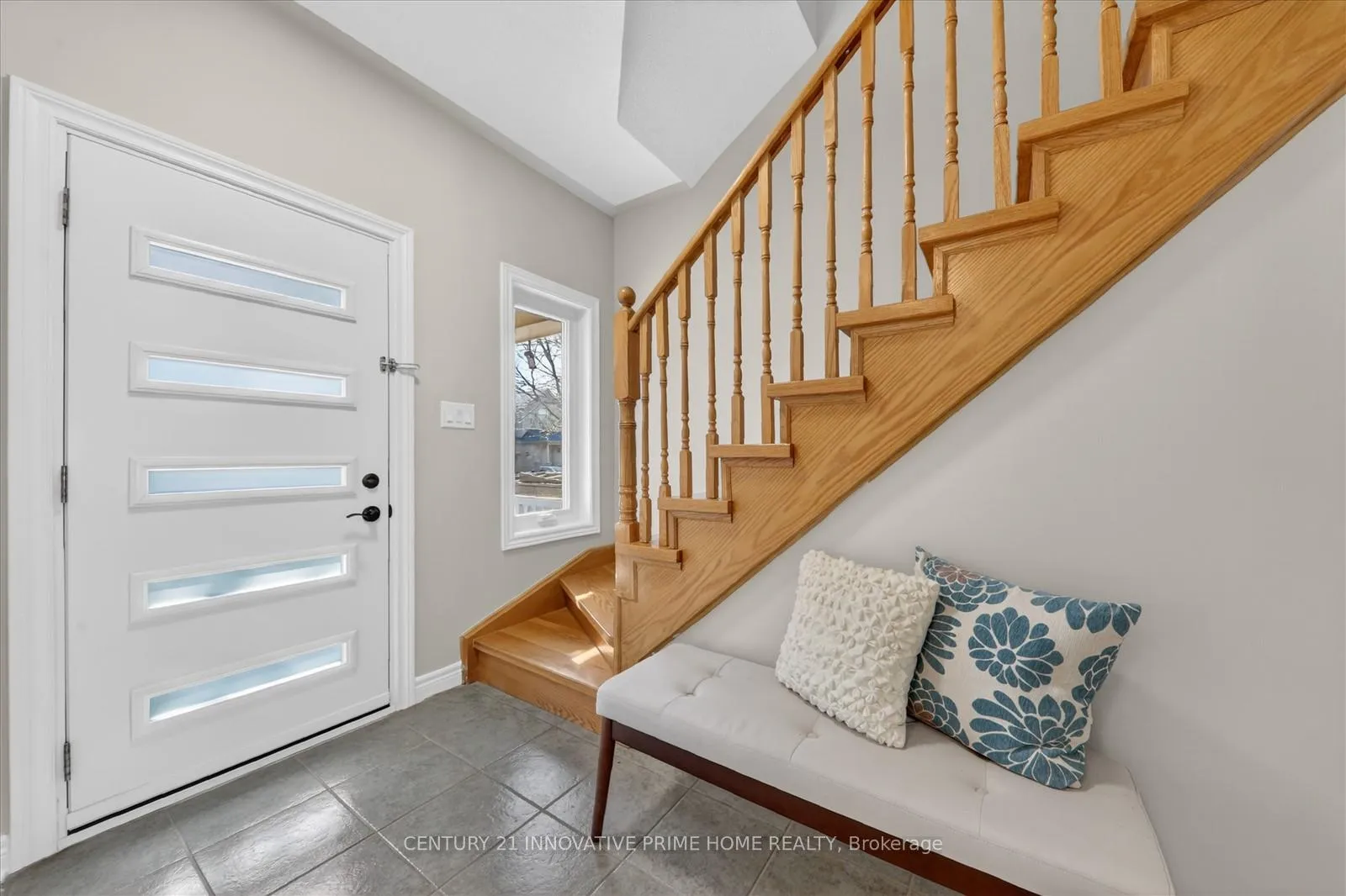 Photo 6 of 76 Anita Drive, Markham, Village Green-South Unionville — HOMEH