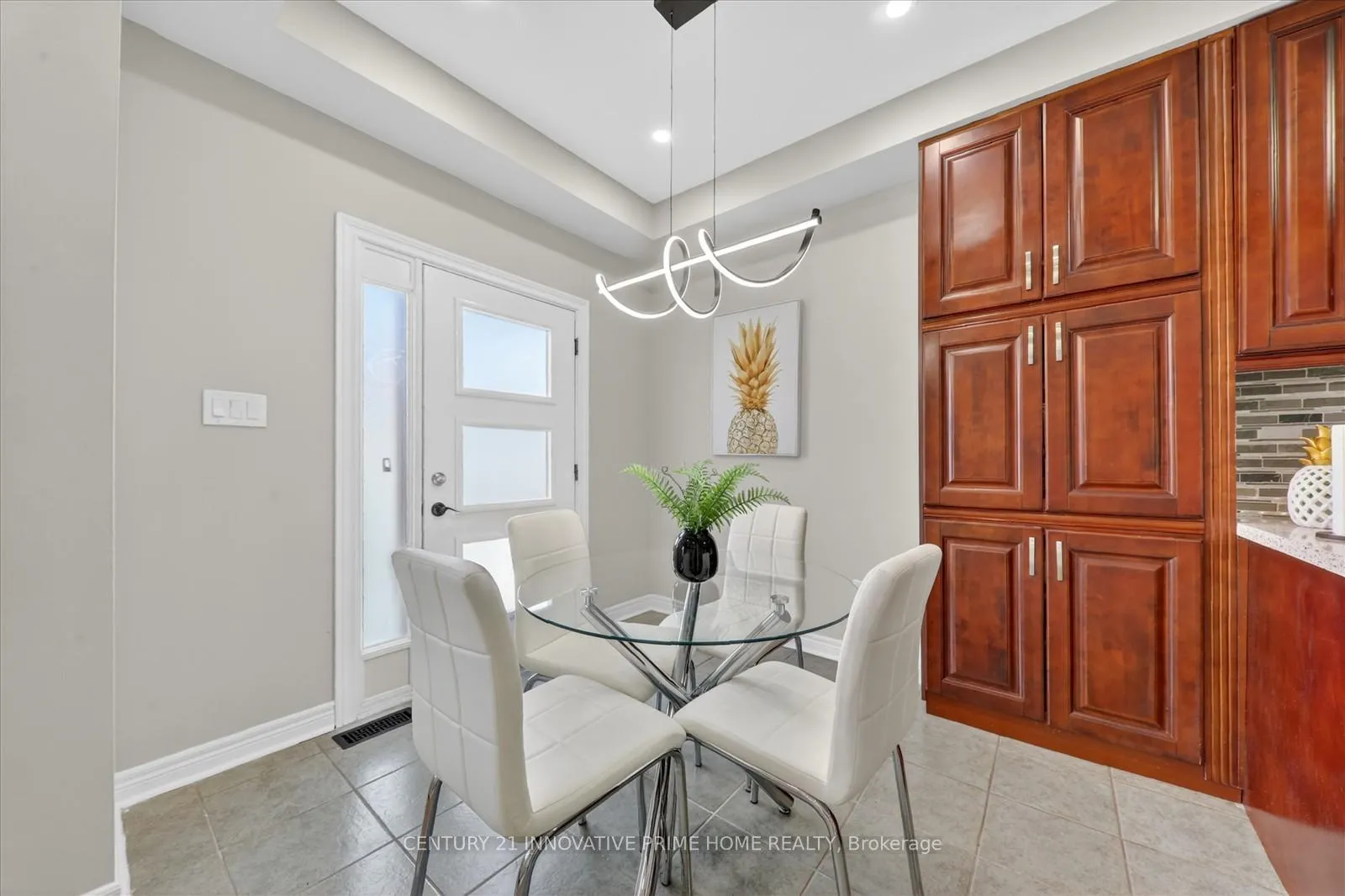 Photo 14 of 76 Anita Drive, Markham, Village Green-South Unionville — HOMEH