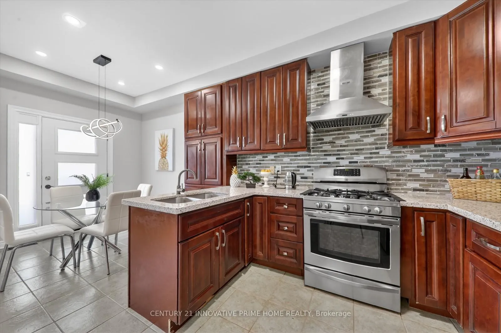 Photo 17 of 76 Anita Drive, Markham, Village Green-South Unionville — HOMEH