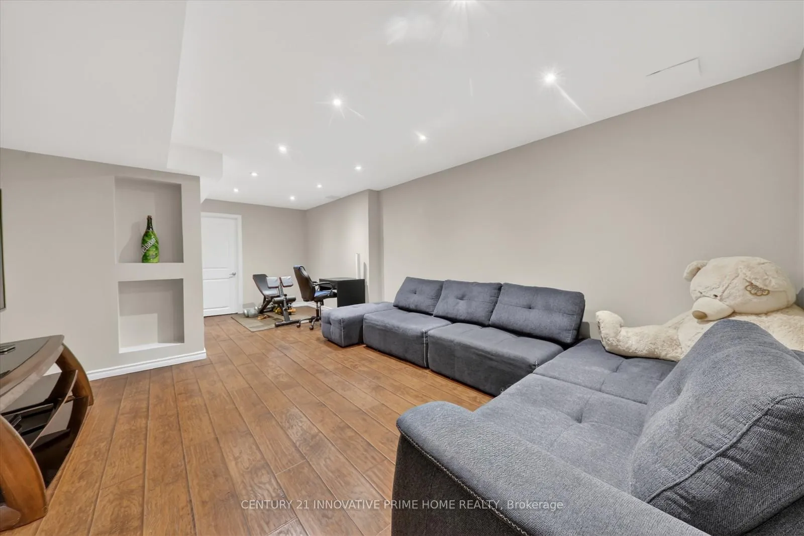 Photo 39 of 76 Anita Drive, Markham, Village Green-South Unionville — HOMEH