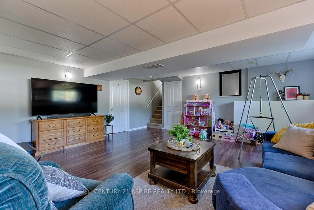 Photo 18 of 3 Dennis Crescent, Petawawa — HOMEH