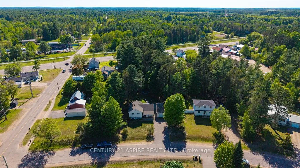 Photo 37 of 3 Dennis Crescent, Petawawa — HOMEH