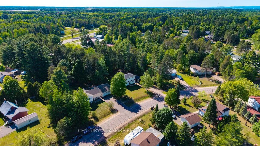Photo 38 of 3 Dennis Crescent, Petawawa — HOMEH