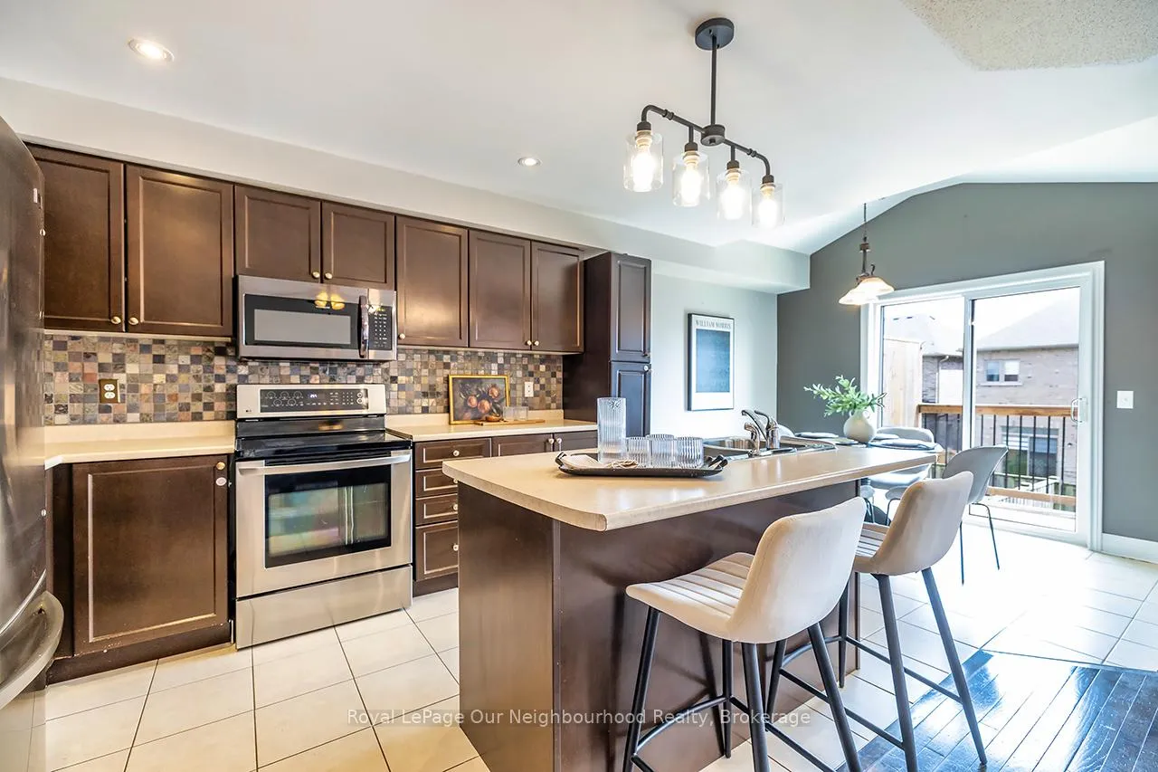 Photo 9 of 53 Kersey Crescent, Clarington, Courtice — HOMEH