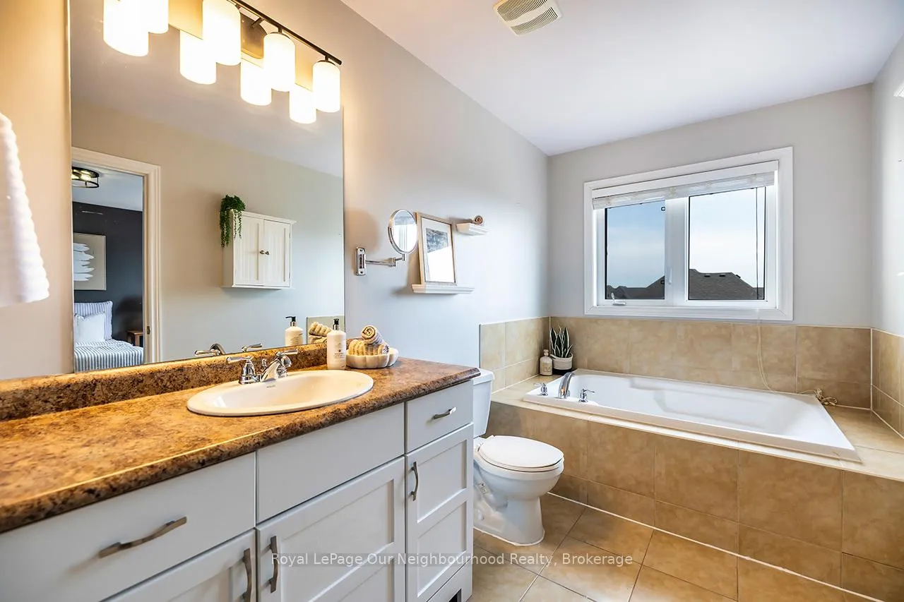 Photo 19 of 53 Kersey Crescent, Clarington, Courtice — HOMEH