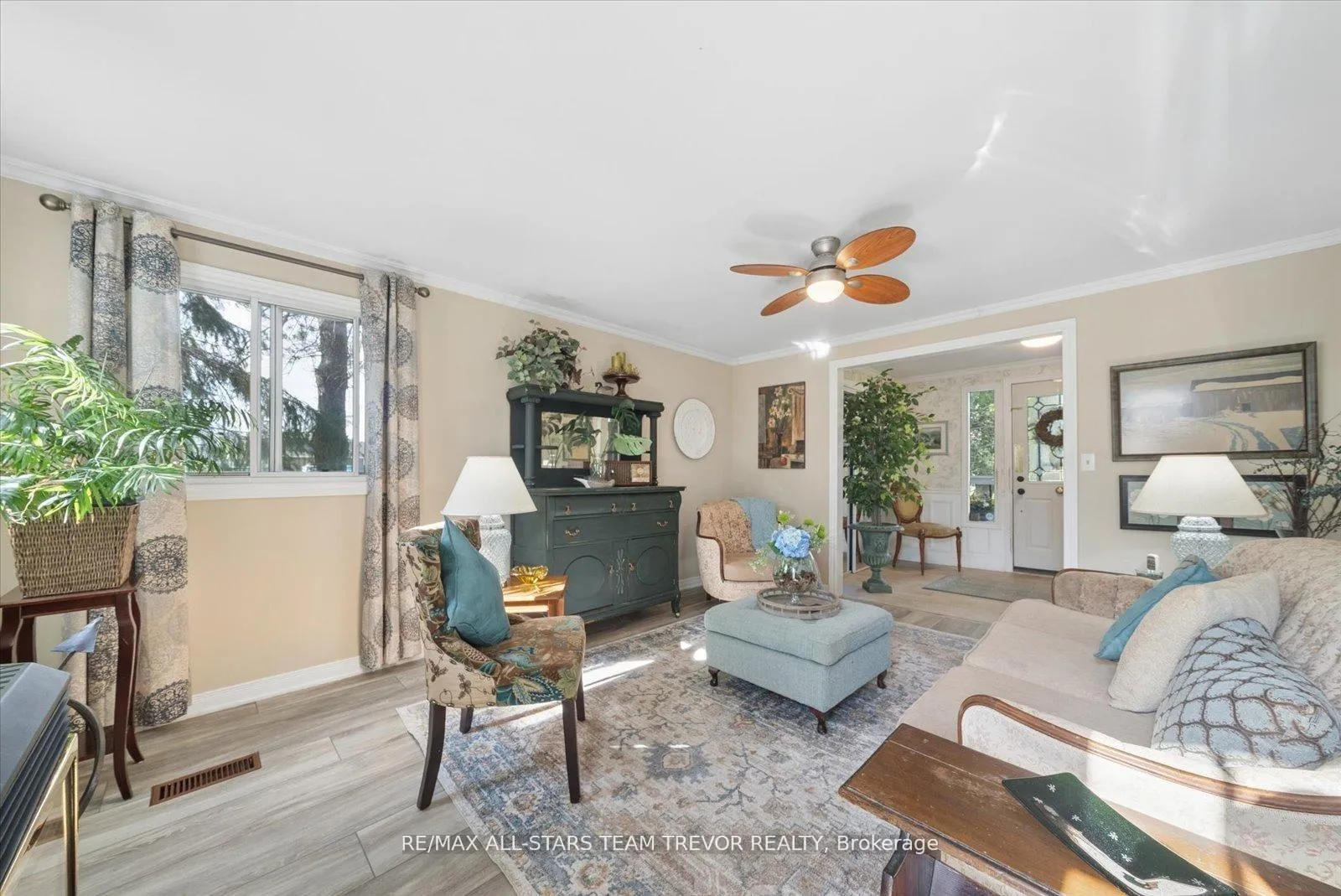 Photo 2 of 24082 Warden Avenue, Georgina, Belhaven — HOMEH