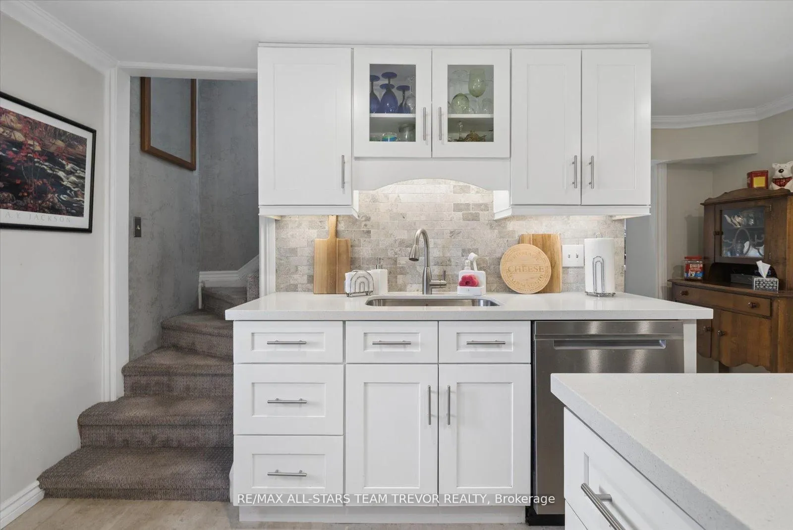 Photo 10 of 24082 Warden Avenue, Georgina, Belhaven — HOMEH