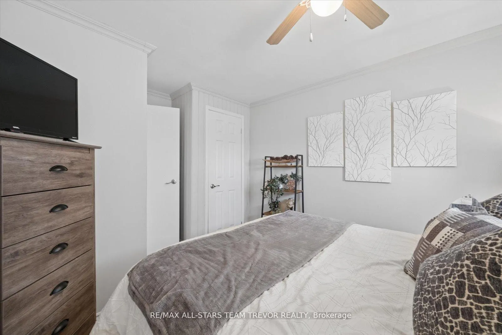 Photo 17 of 24082 Warden Avenue, Georgina, Belhaven — HOMEH