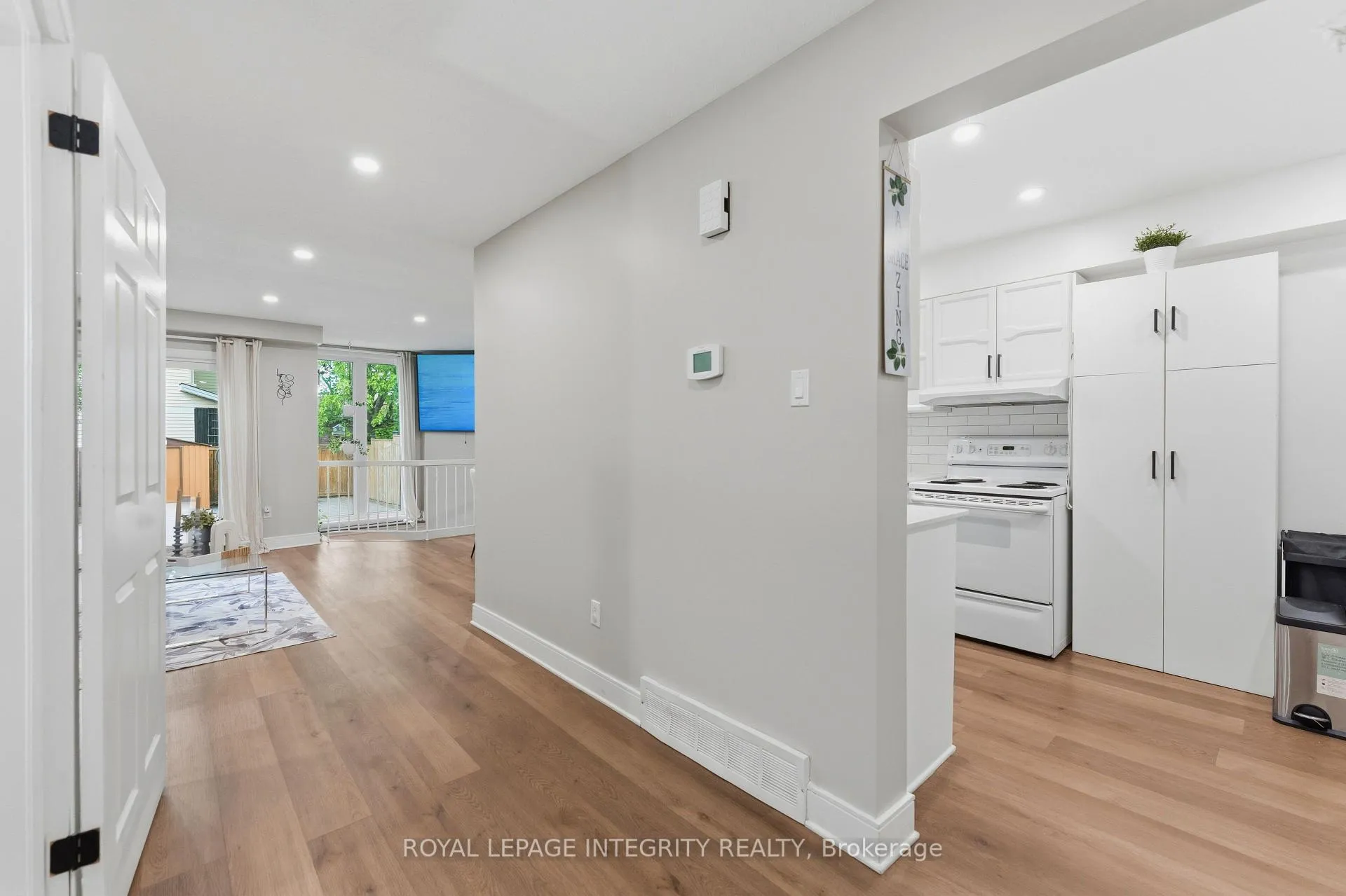 Photo 6 of 89 Burlington Crescent, Ottawa, Hunt Club Park/Greenboro — HOMEH