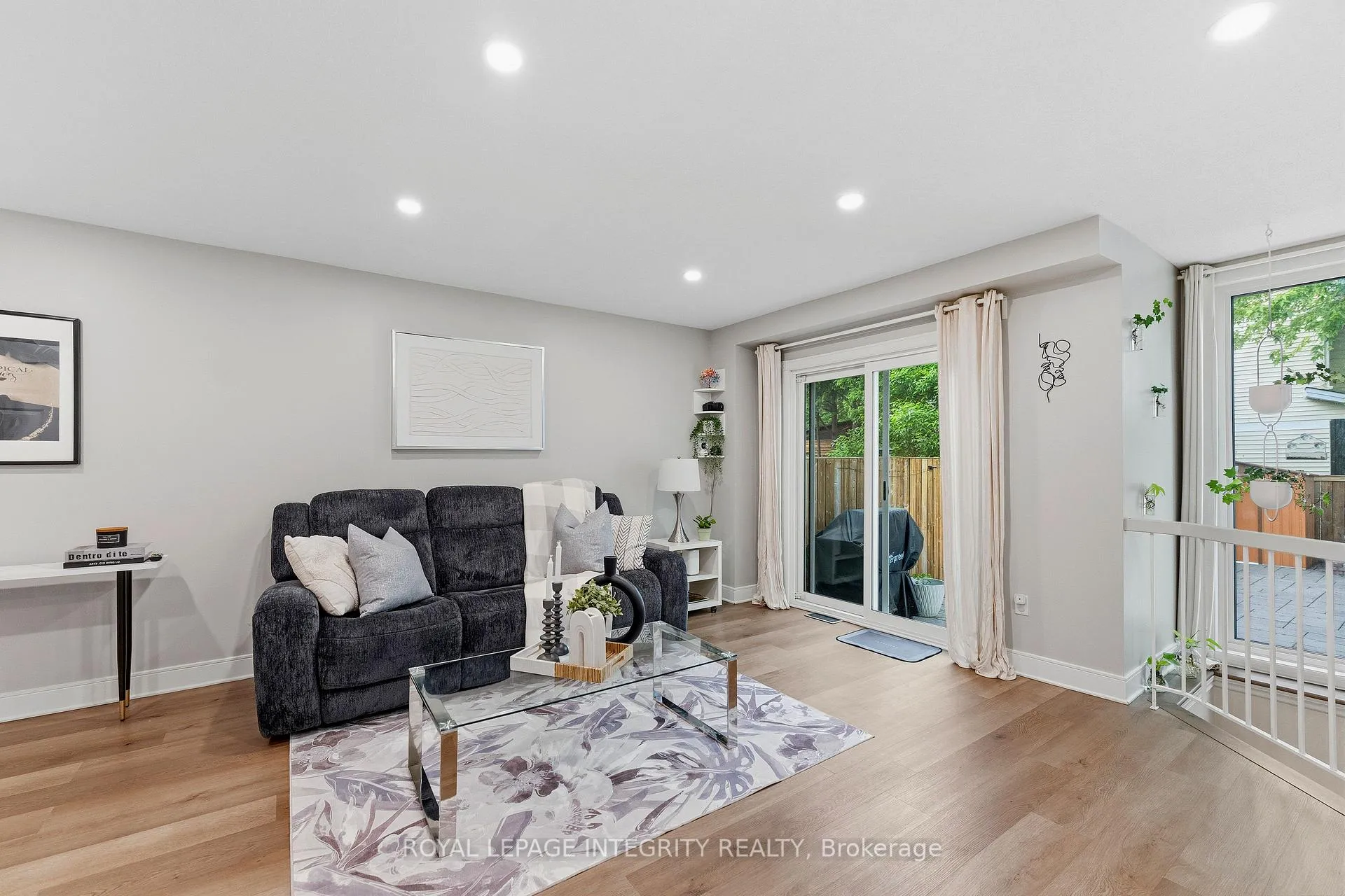 Photo 12 of 89 Burlington Crescent, Ottawa, Hunt Club Park/Greenboro — HOMEH